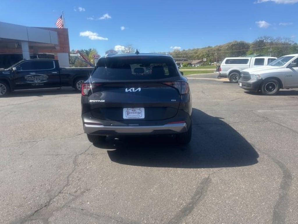 New 2026 Kia Sportage EX SUV
