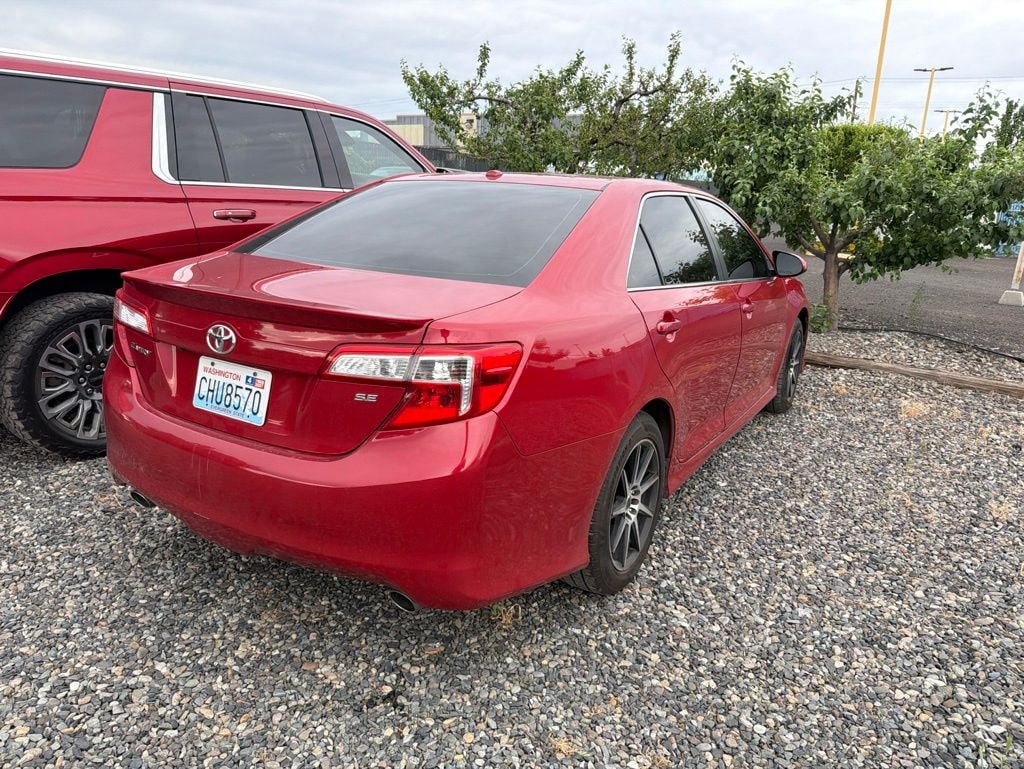 Used 2014 Toyota Camry SE V6 Sedan
