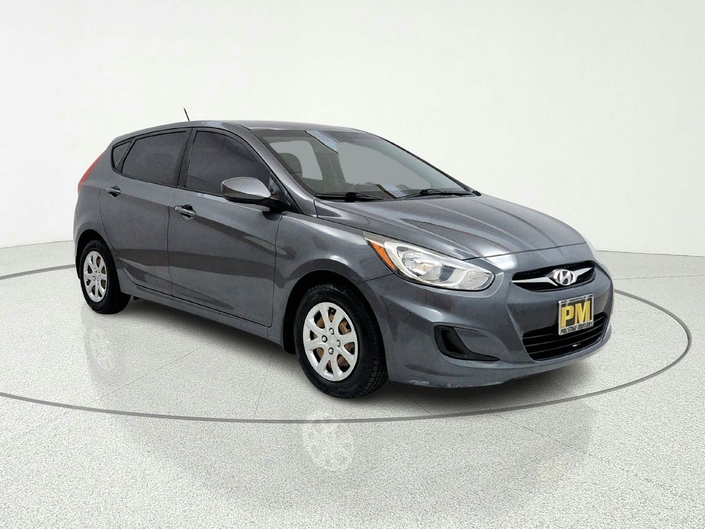 2013 Hyundai Accent GS 5-Door 6-Speed Automatic's photo
