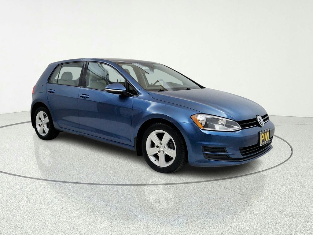 2017 Volkswagen Golf TSI SE 4-Door Auto's photo