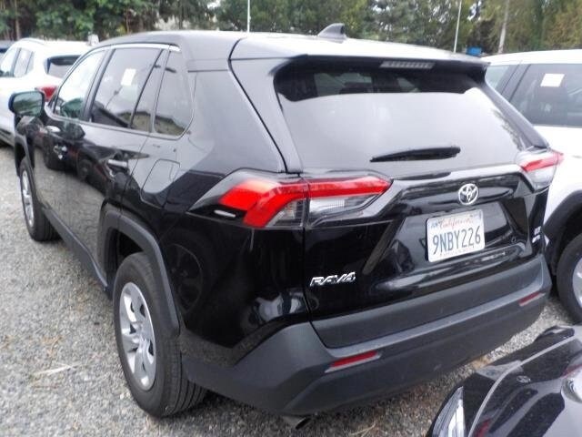 2024 Toyota RAV4 LE photo 3