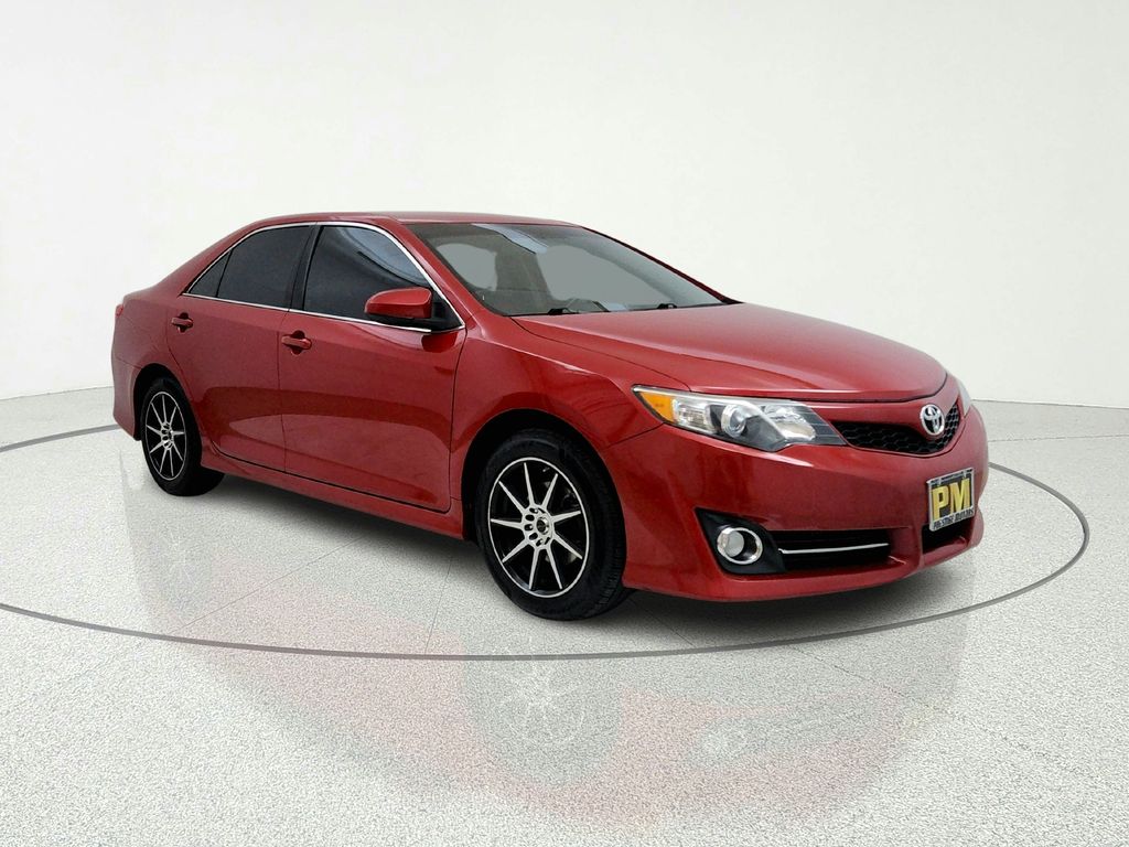 2014 Toyota Camry 3.5 Auto V6 SE's photo