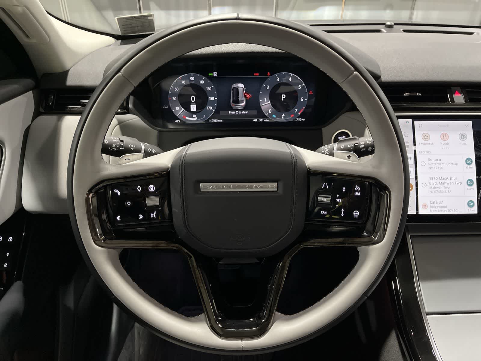 Thumbnail: 2025 Land Rover Range Rover Velar - 27