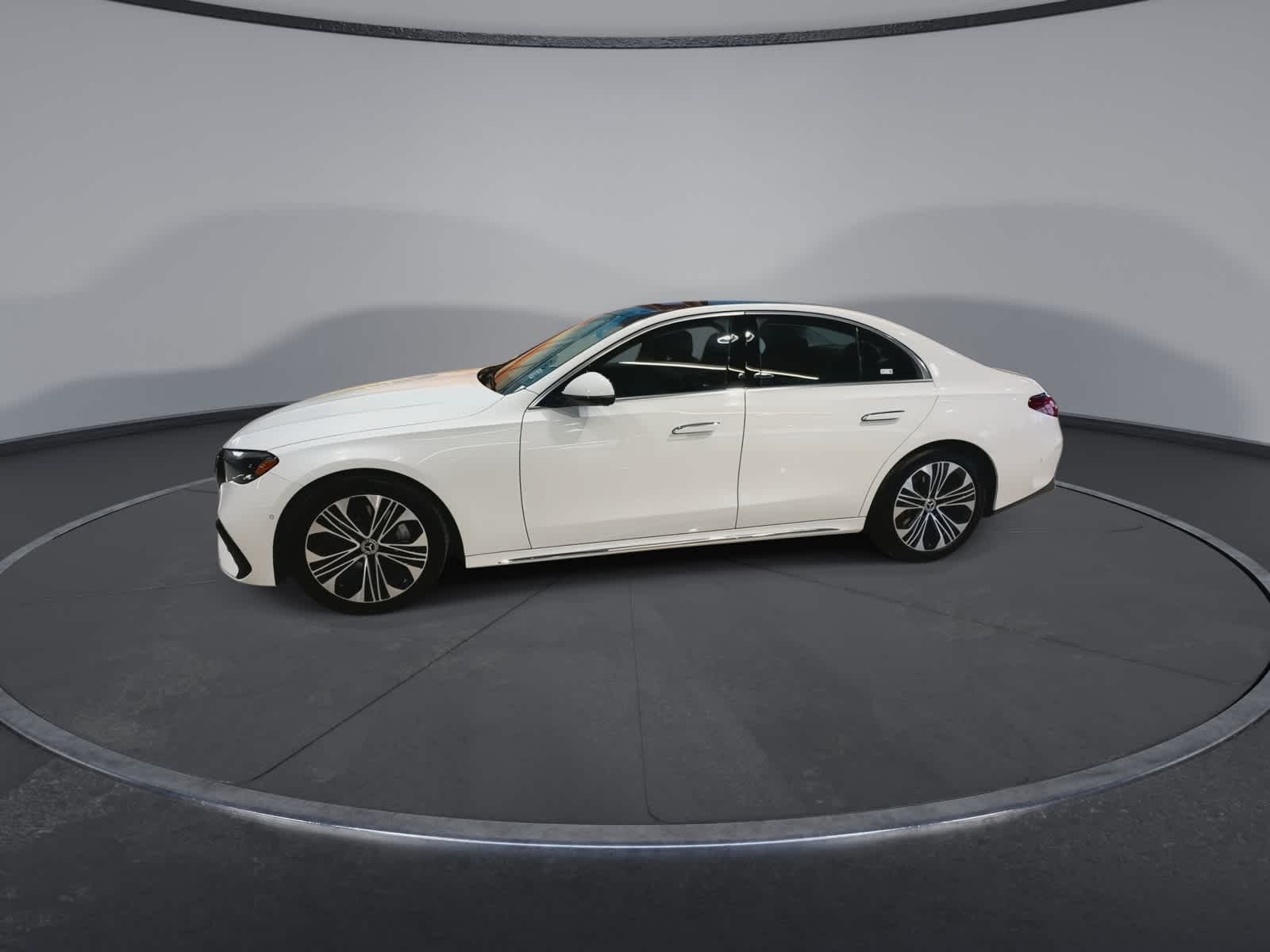 Thumbnail: 2025 Mercedes-Benz E-Class - 6