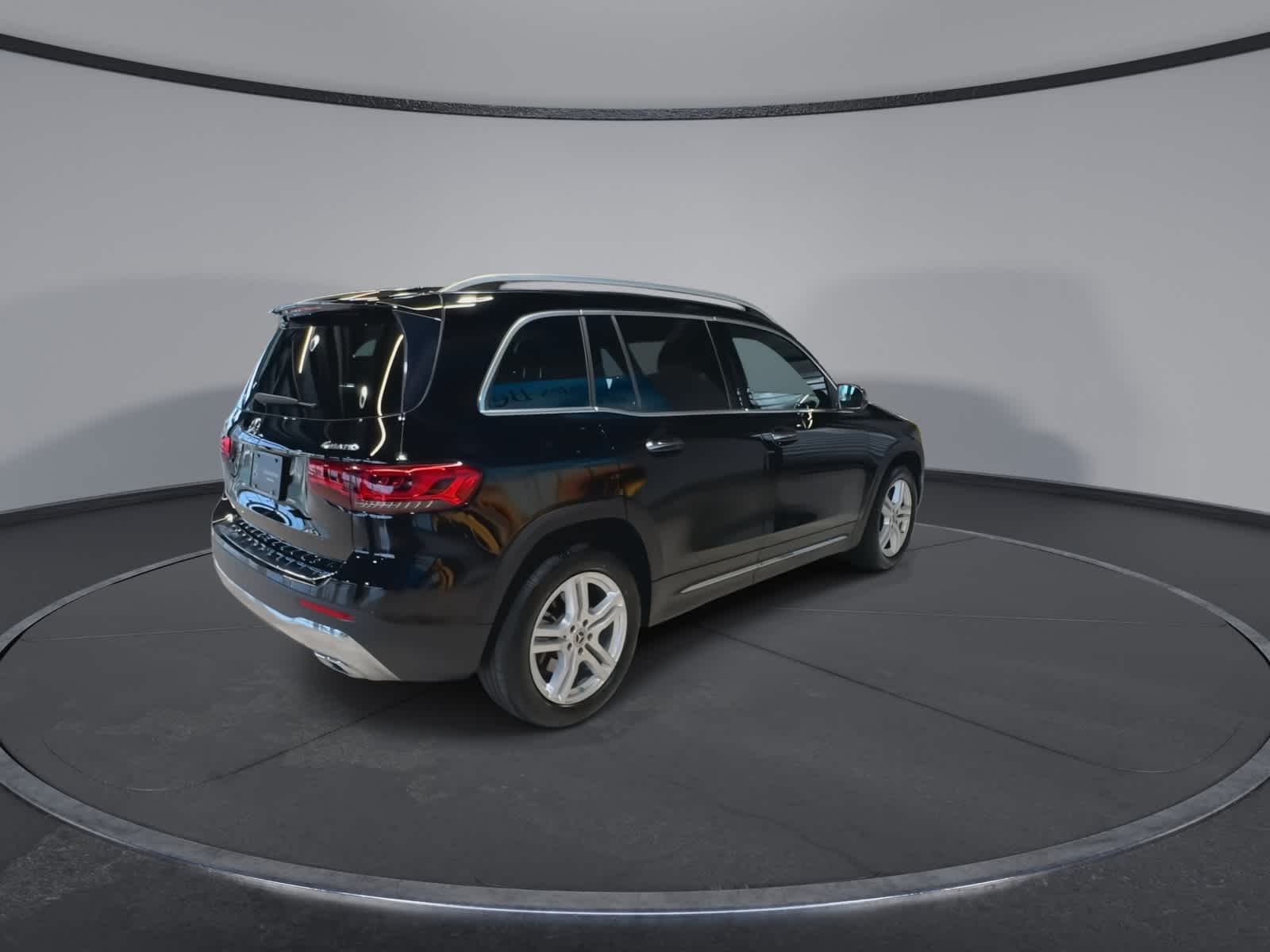 Thumbnail: 2022 Mercedes-Benz GLB - 11