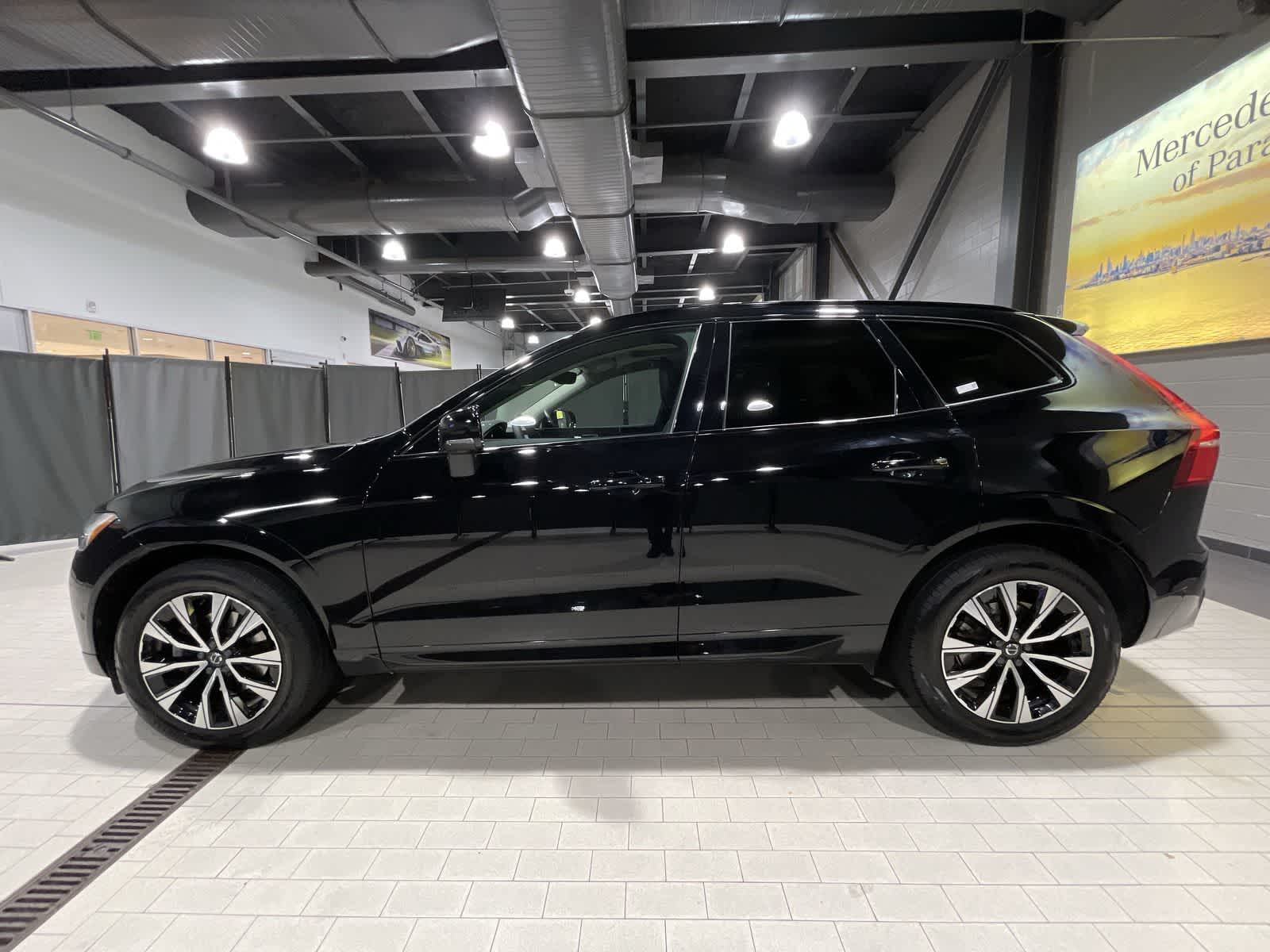 Thumbnail: 2023 Volvo XC60 - 15