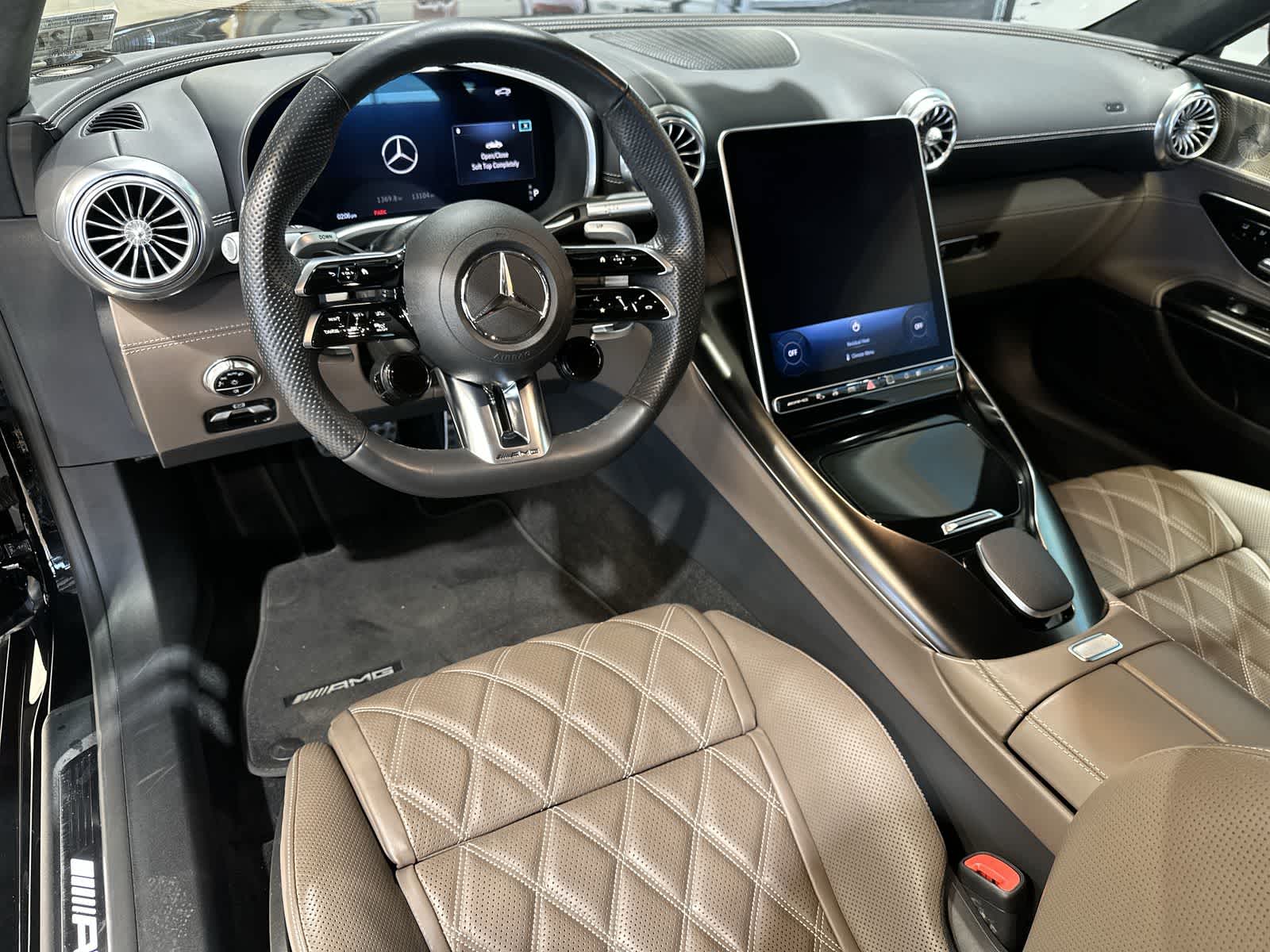 Thumbnail: 2022 Mercedes-Benz SL-Class - 22