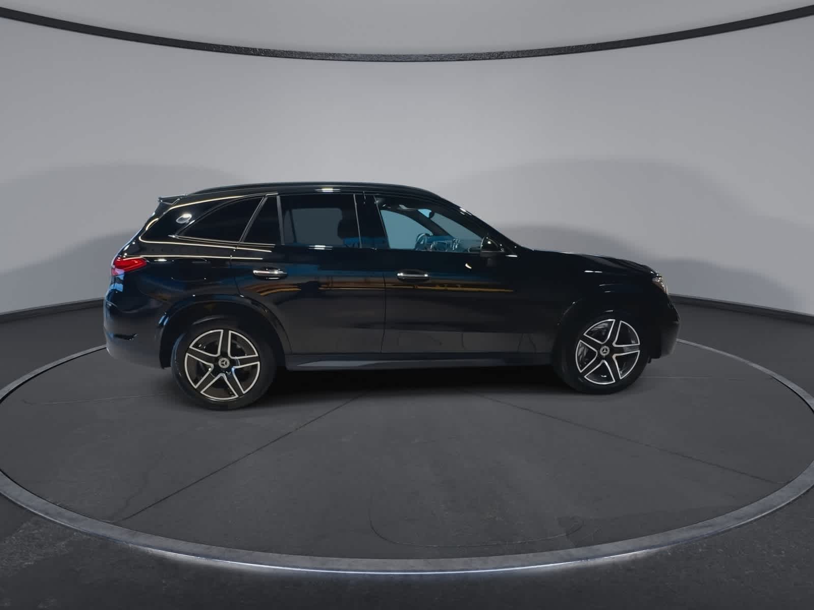 Thumbnail: 2025 Mercedes-Benz GLC - 12