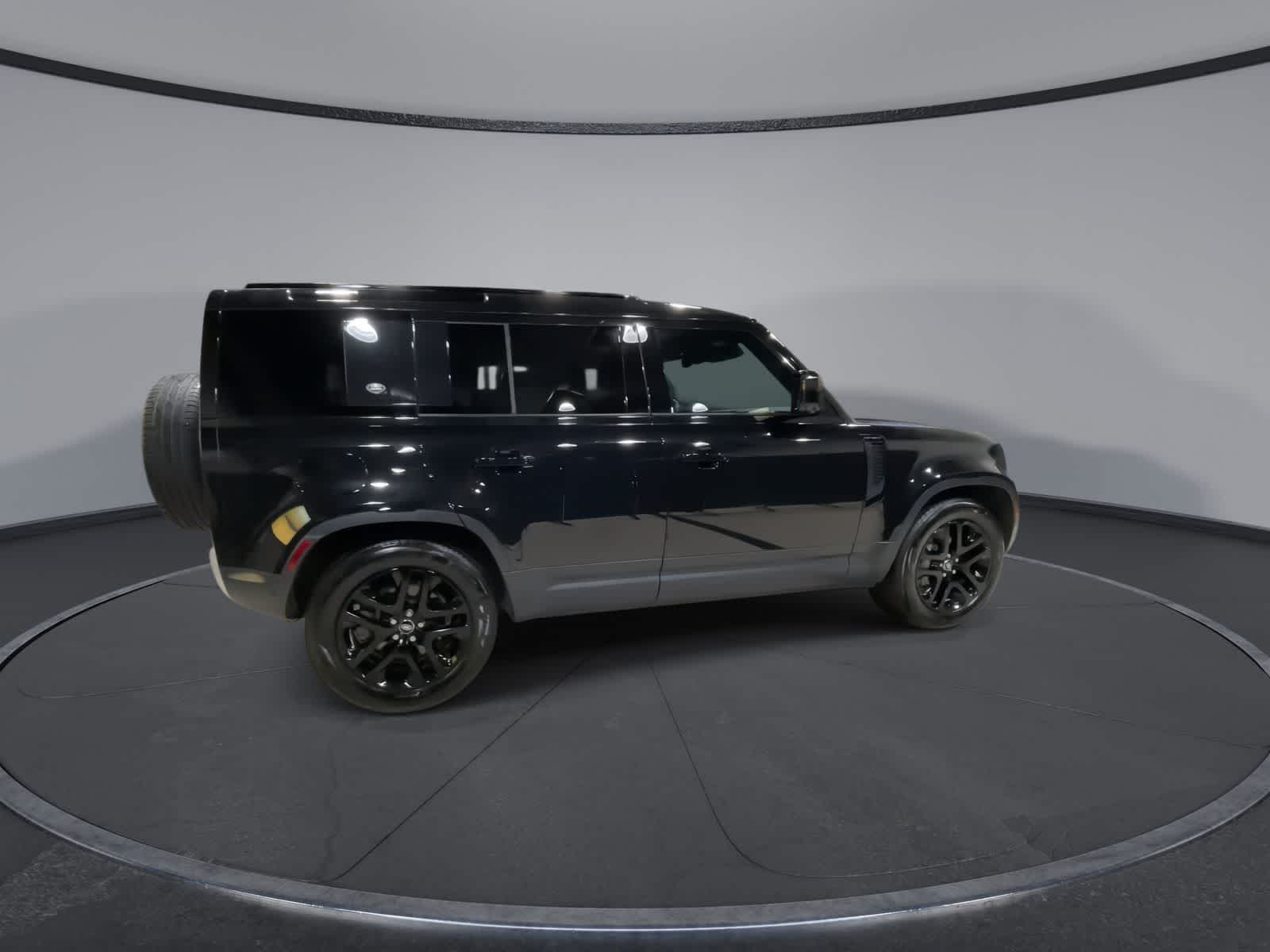Thumbnail: 2023 Land Rover Defender - 13