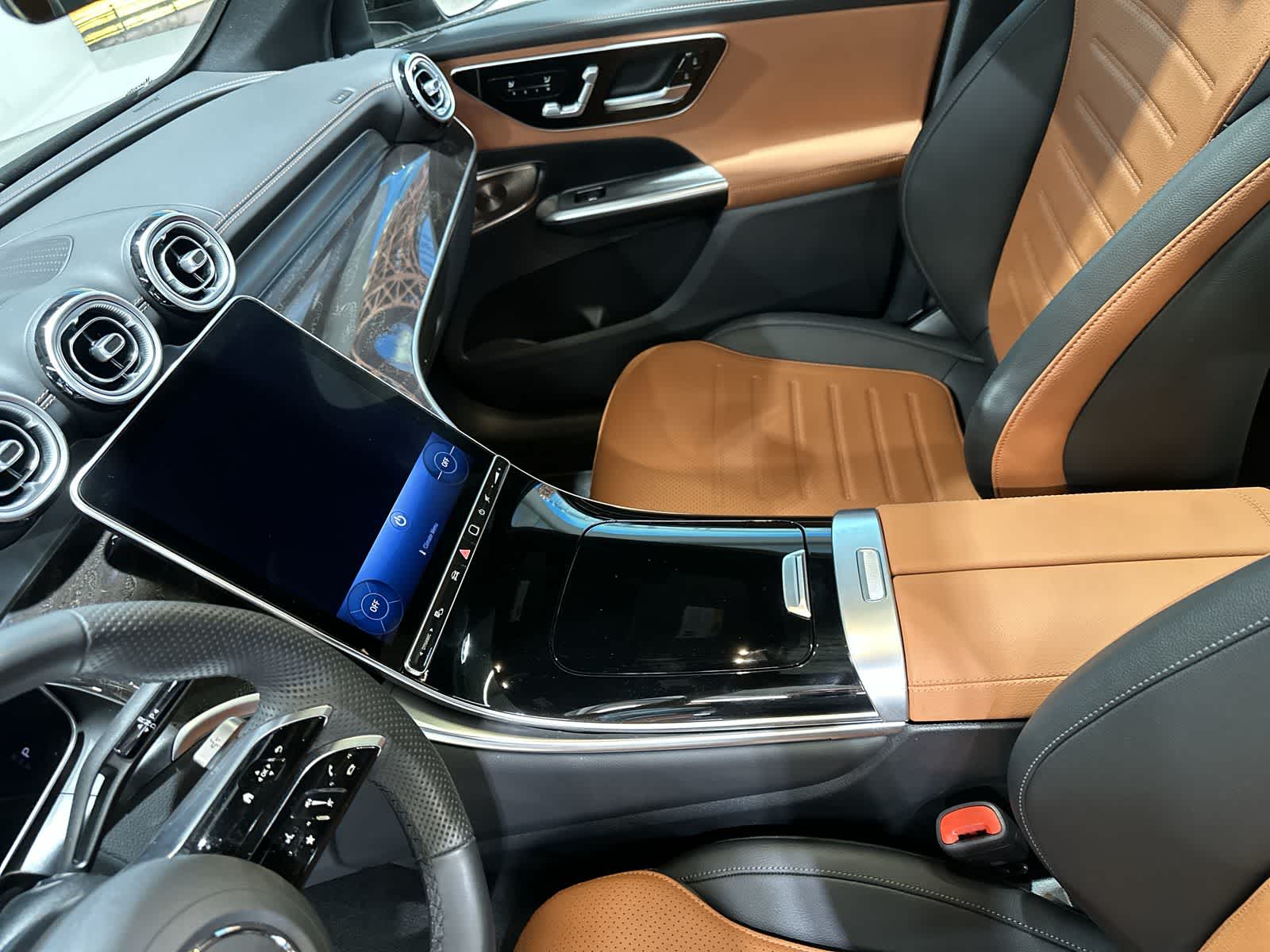 Thumbnail: 2026 Mercedes-Benz GLC - 28