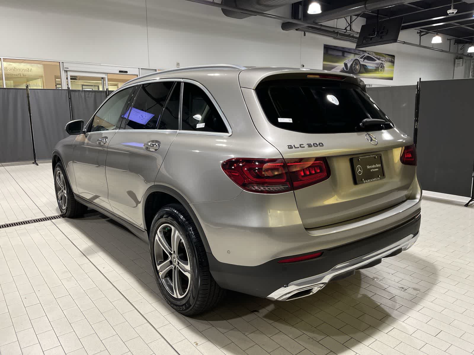 Thumbnail: 2022 Mercedes-Benz GLC - 16