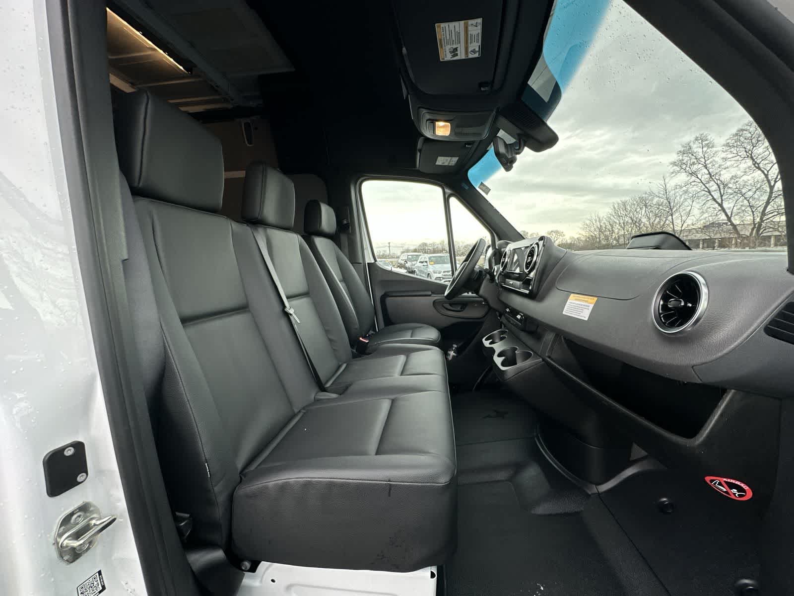 Thumbnail: 2025 Mercedes-Benz Sprinter - 26