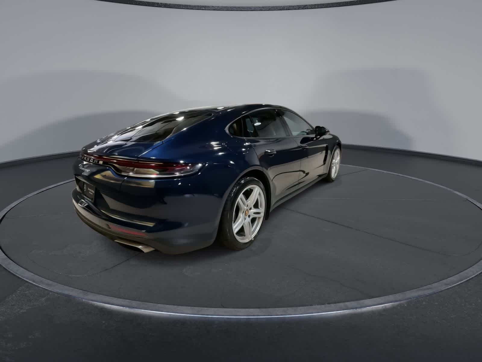 Thumbnail: 2022 Porsche Panamera - 11
