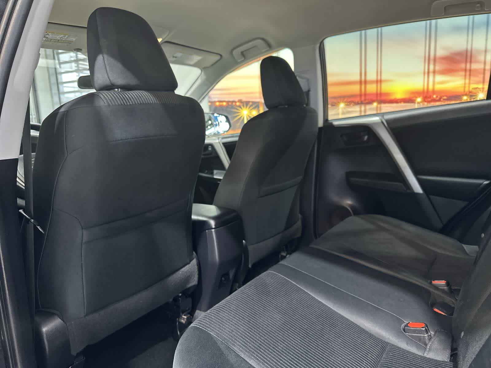 Thumbnail: 2016 Toyota RAV4 - 24