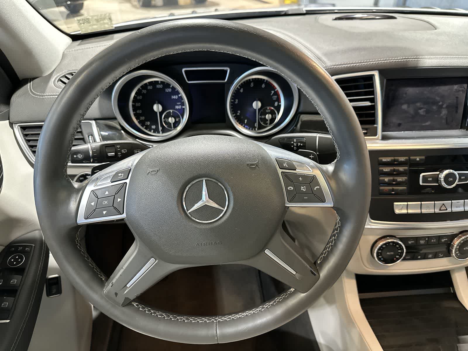 Thumbnail: 2016 Mercedes-Benz GL-Class - 27