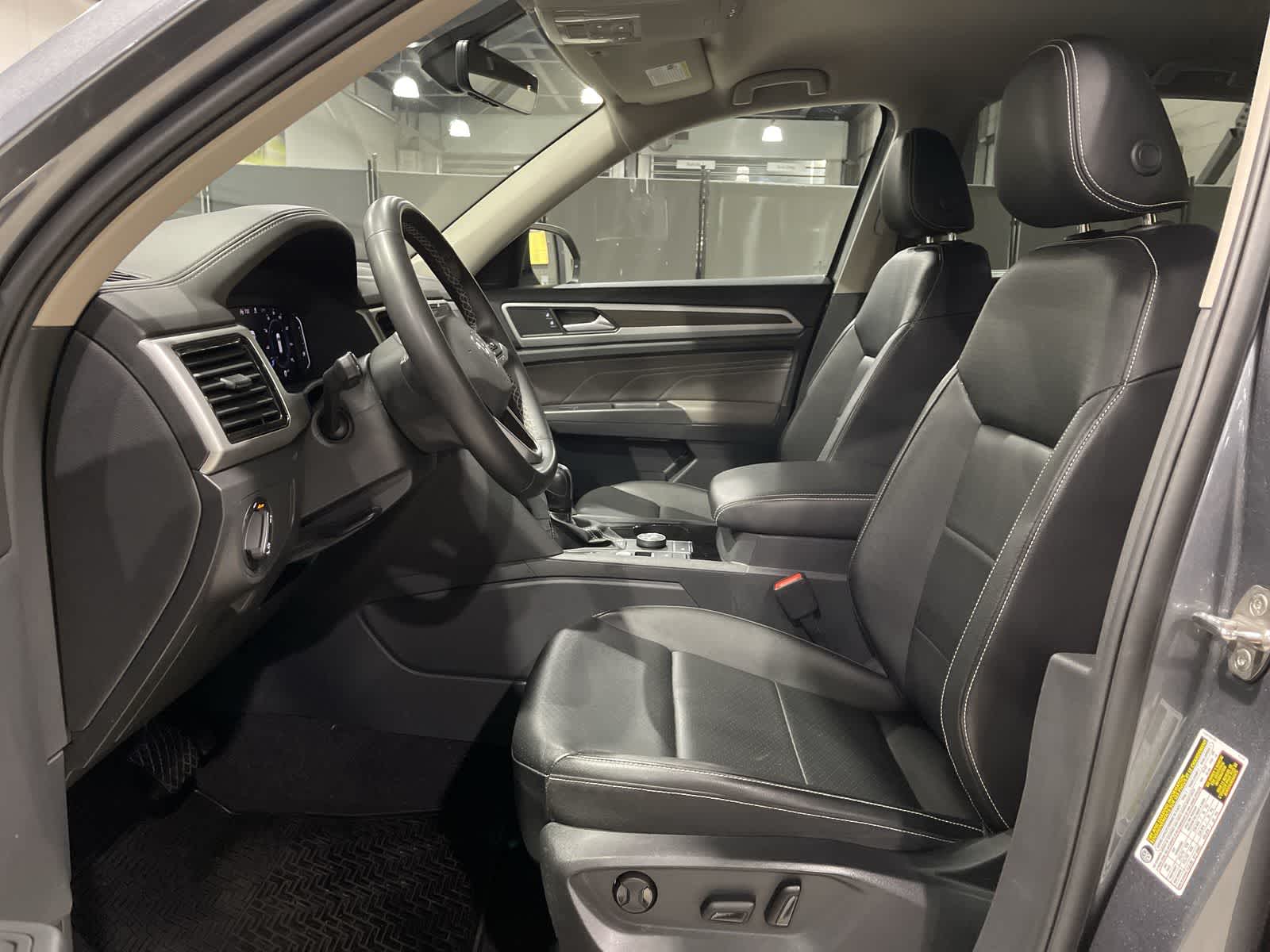 Thumbnail: 2022 Volkswagen Atlas - 23