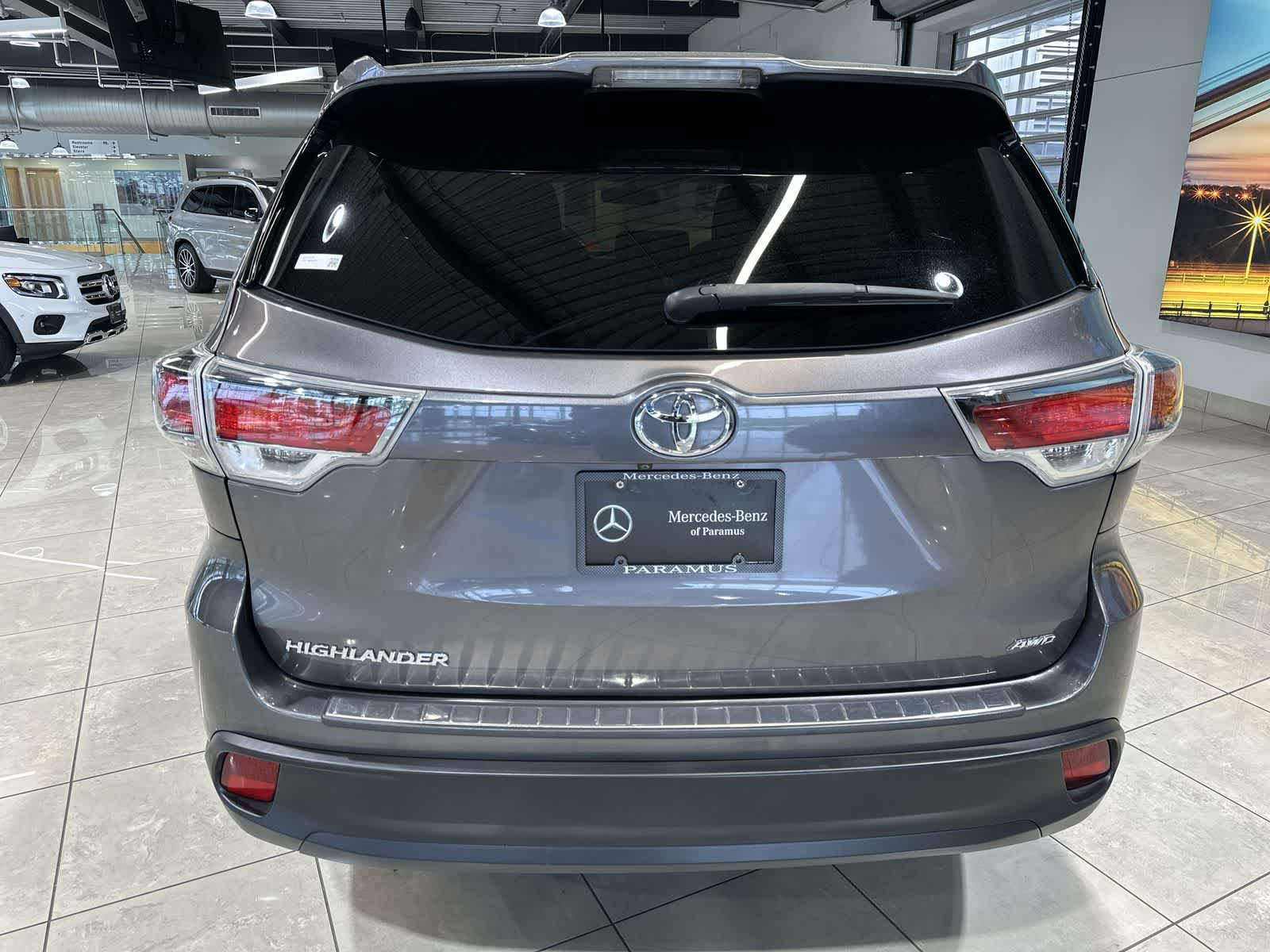Thumbnail: 2016 Toyota Highlander - 17