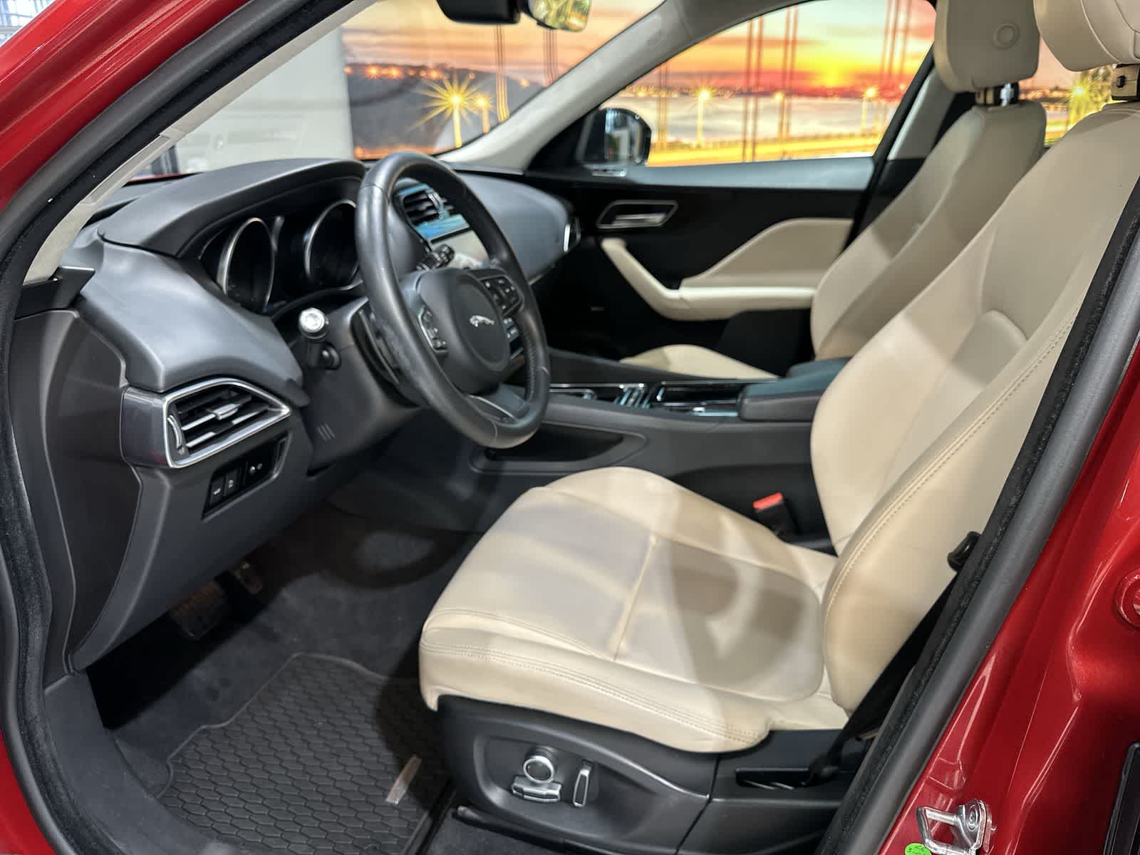 Thumbnail: 2020 Jaguar F-Pace - 14