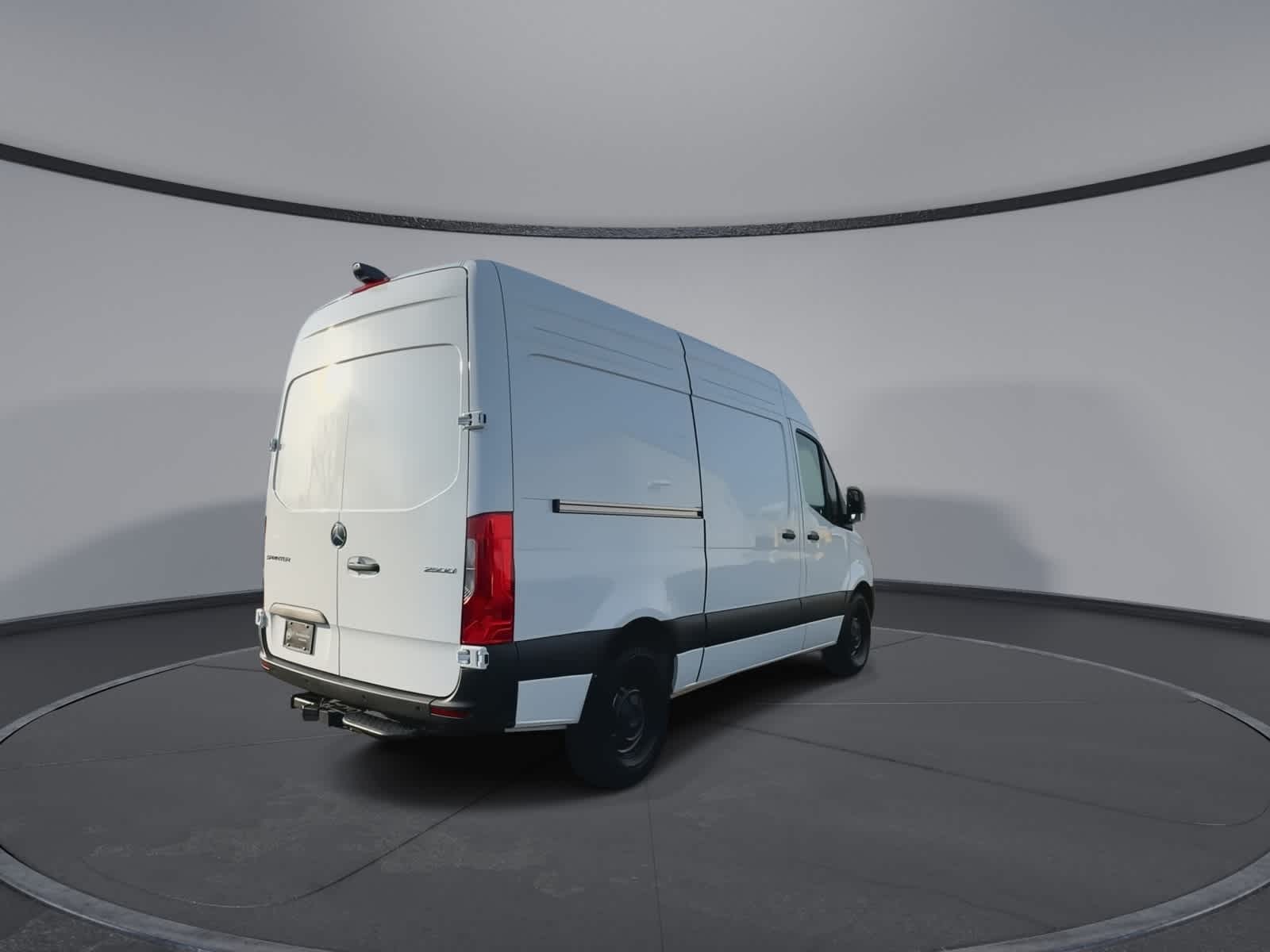 Thumbnail: 2025 Mercedes-Benz Sprinter - 11