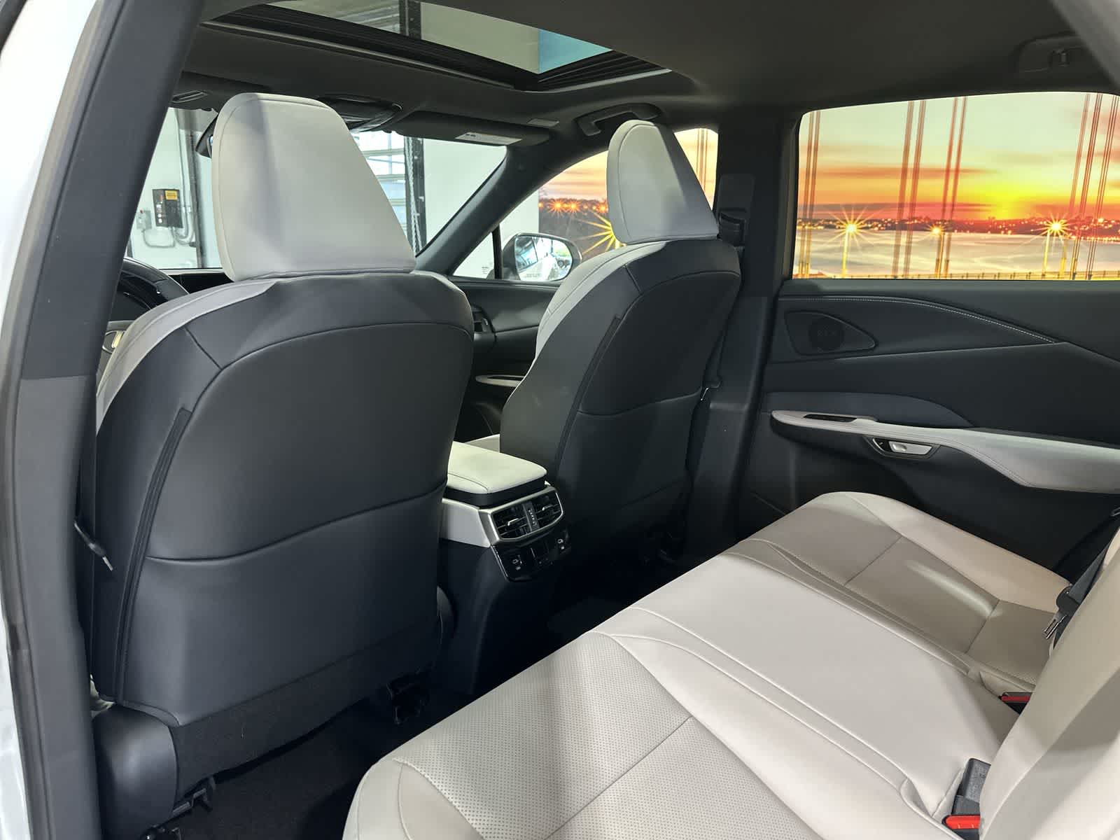 Thumbnail: 2023 Lexus RX - 24