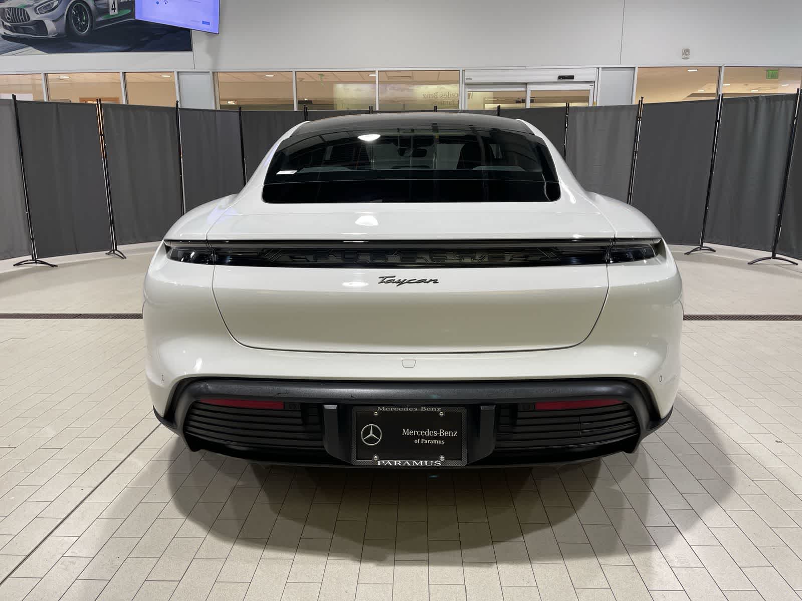 Thumbnail: 2022 Porsche Taycan - 17
