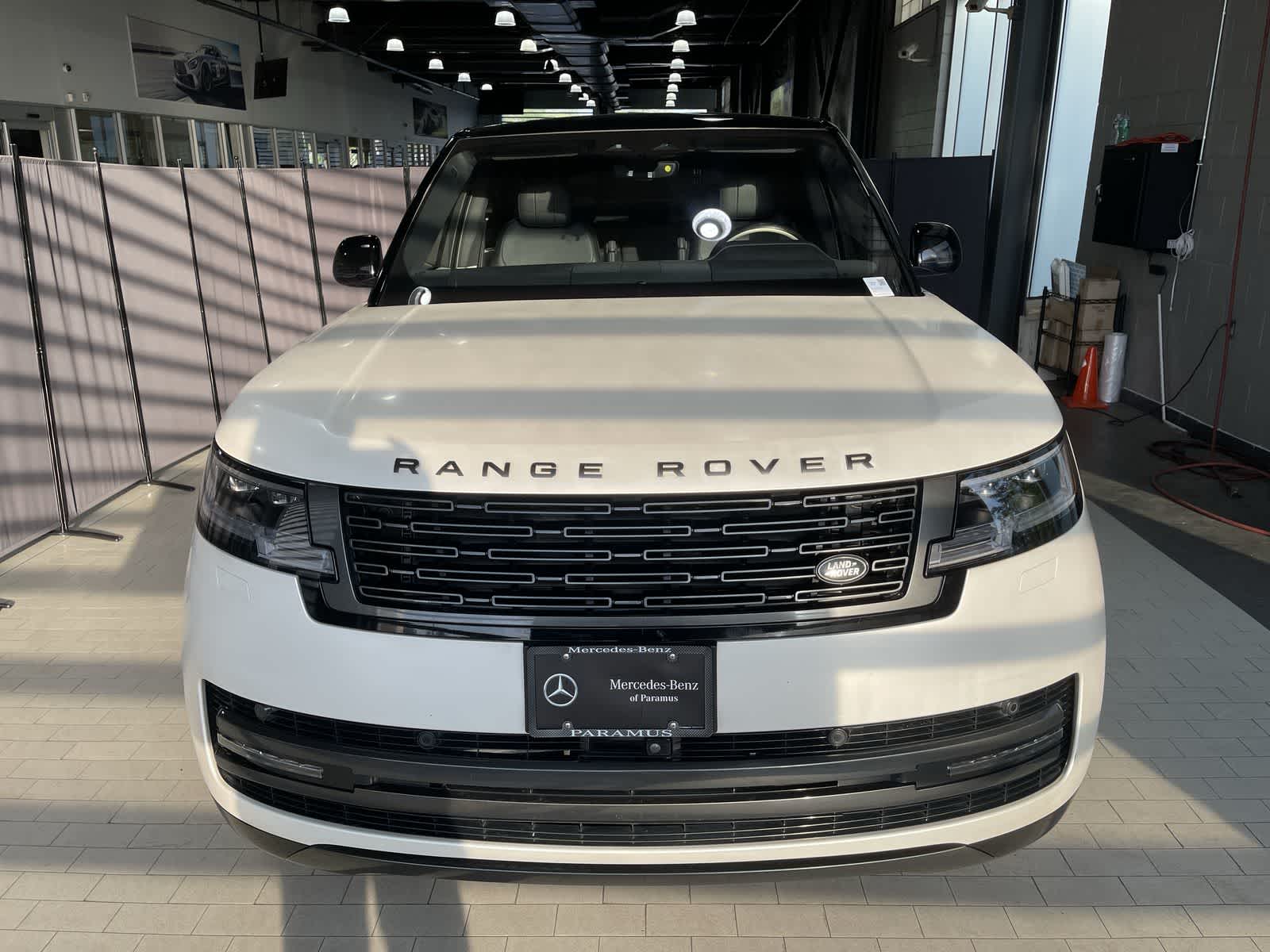 Thumbnail: 2023 Land Rover Range Rover - 18