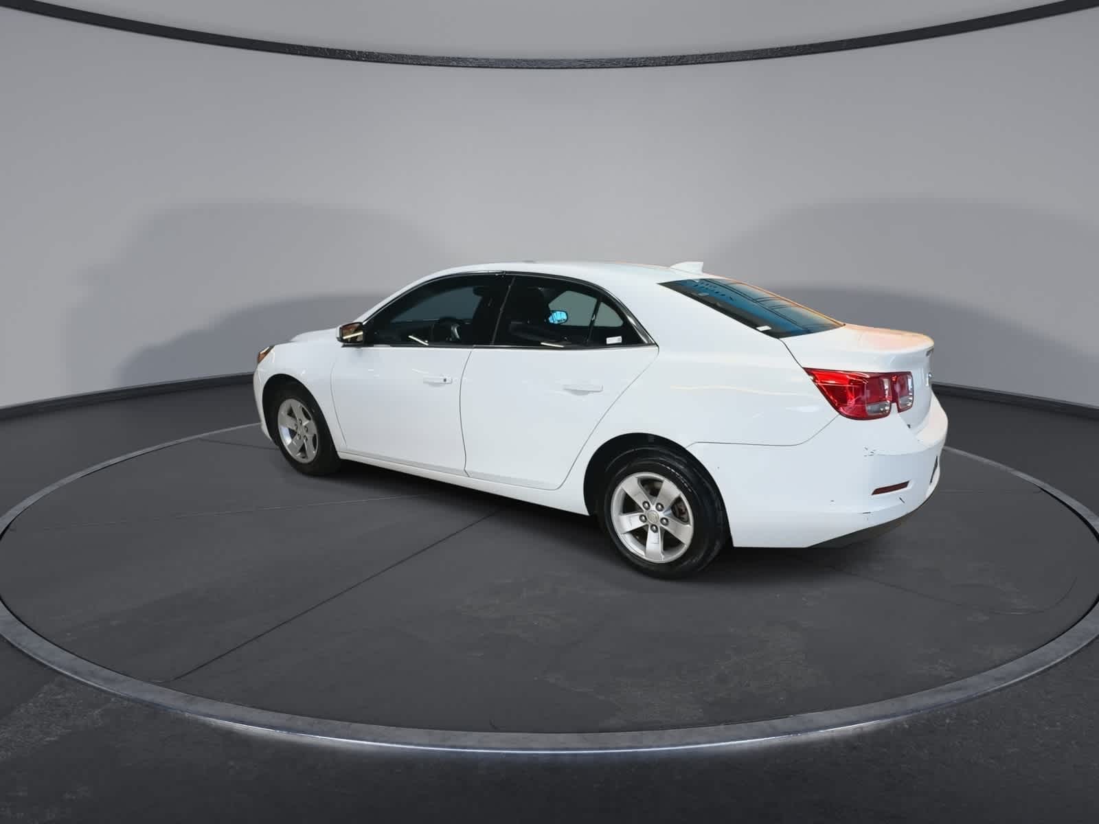 Thumbnail: 2016 Chevrolet Malibu - 8