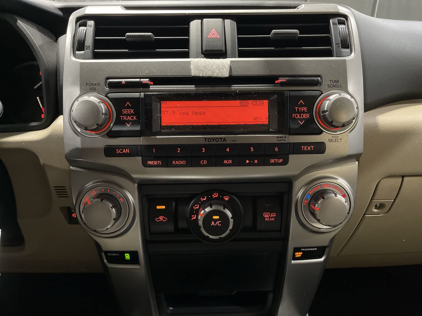 Thumbnail: 2011 Toyota 4Runner - 28