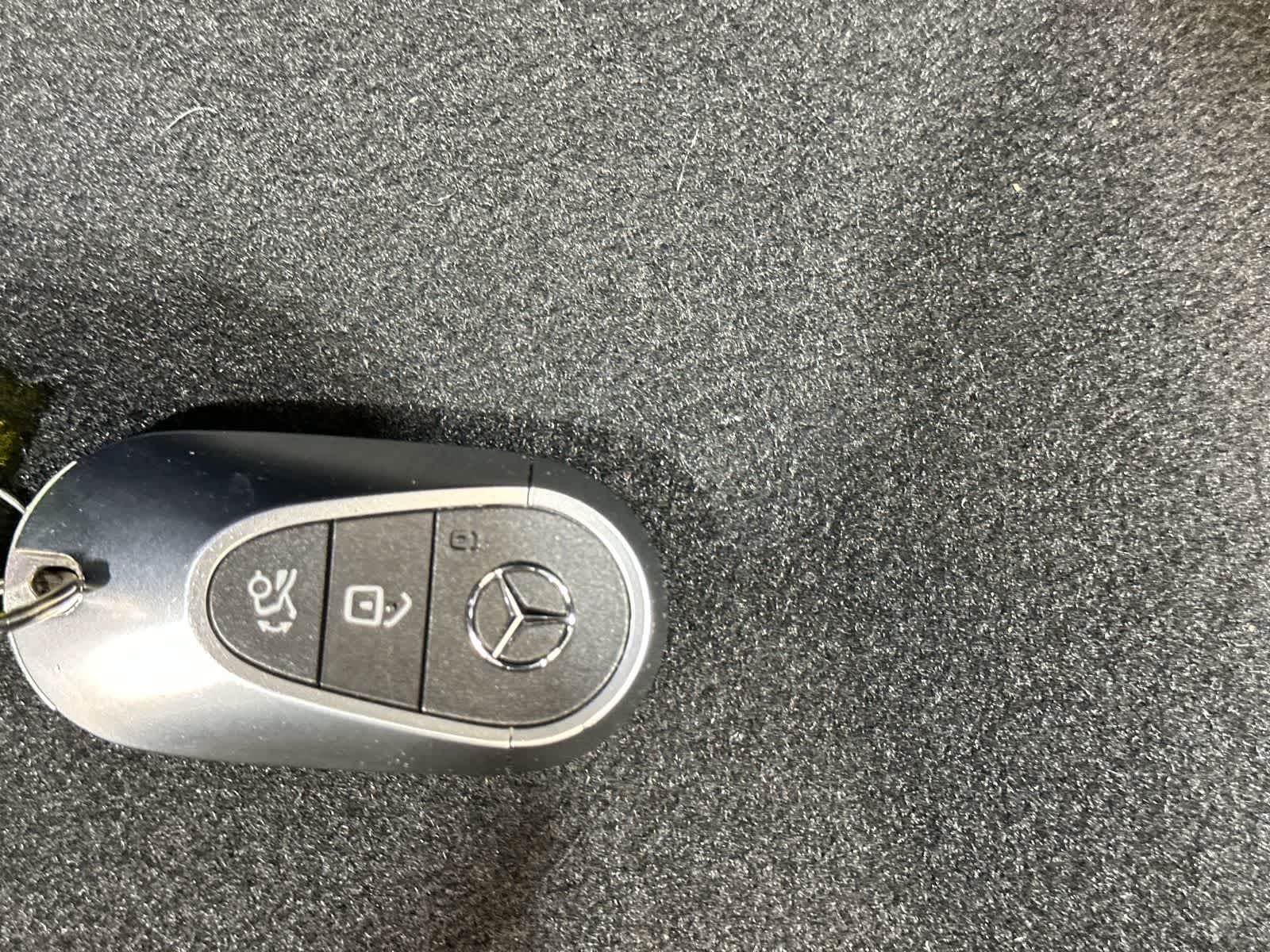 Thumbnail: 2023 Mercedes-Benz C-Class - 32