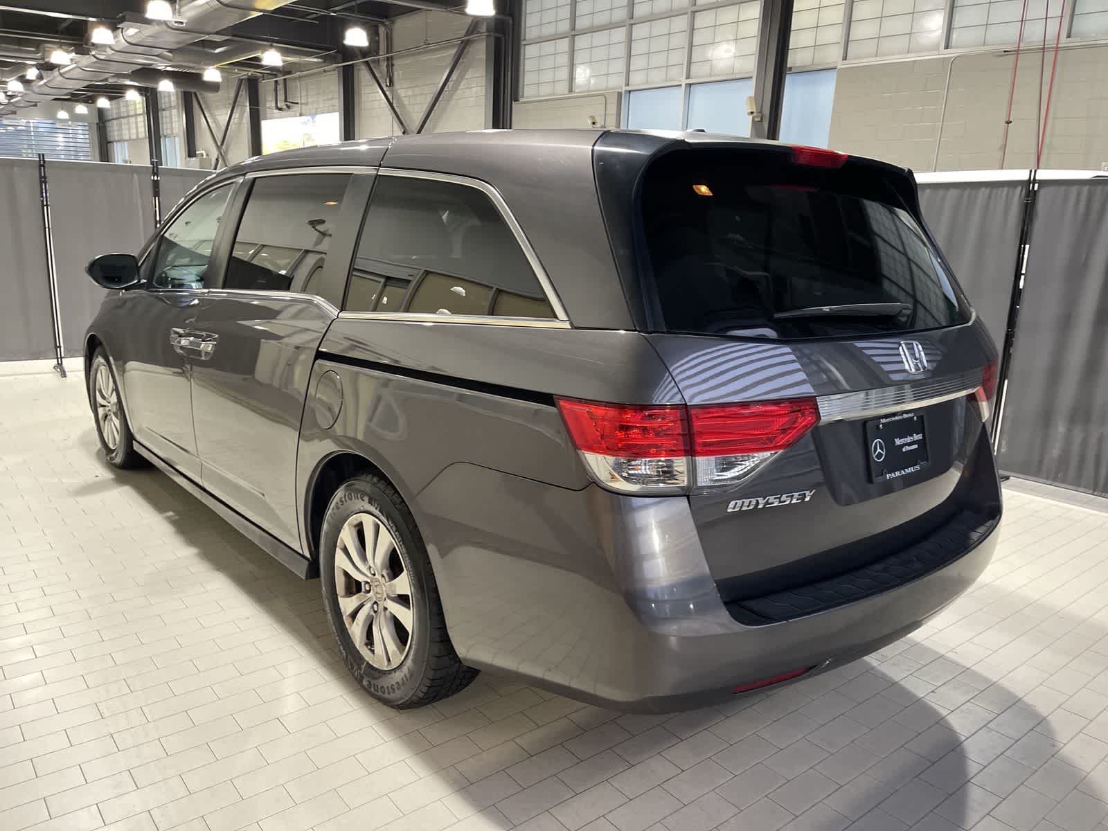 Thumbnail: 2015 Honda Odyssey - 16
