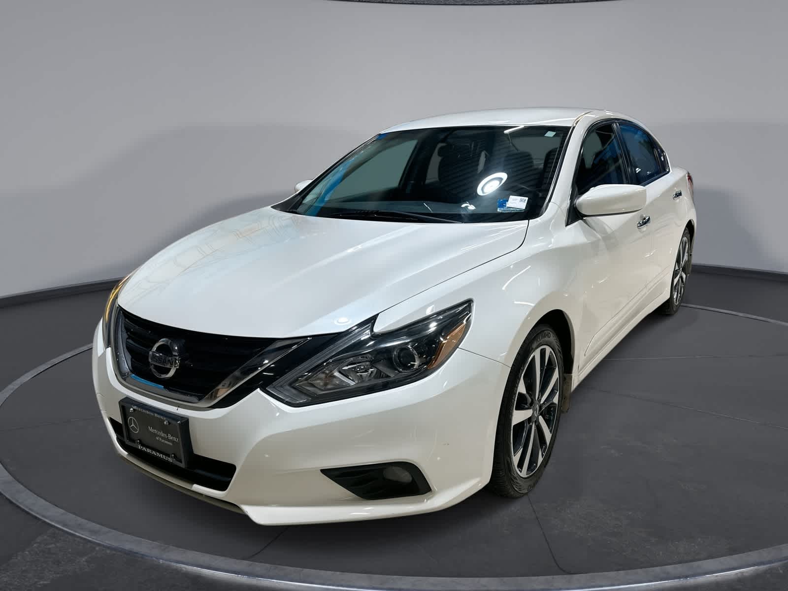 Thumbnail: 2017 Nissan Altima - 1