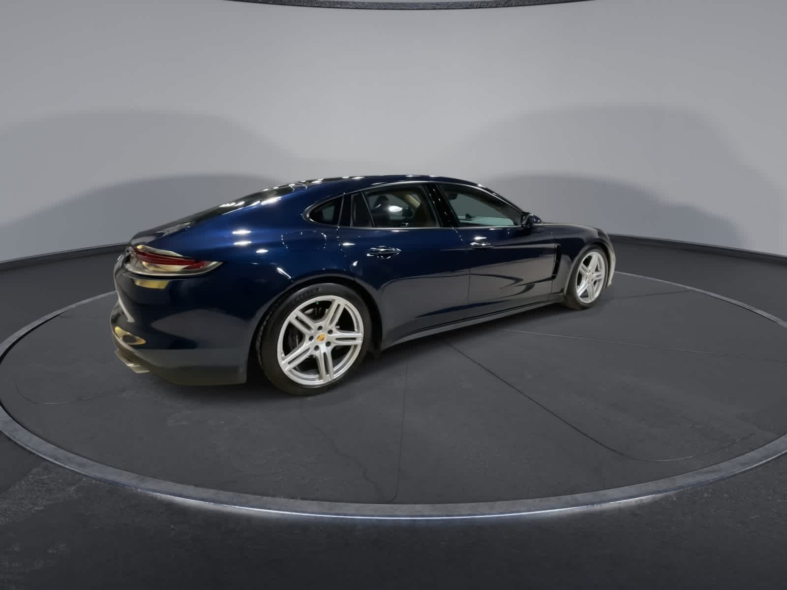 Thumbnail: 2022 Porsche Panamera - 13
