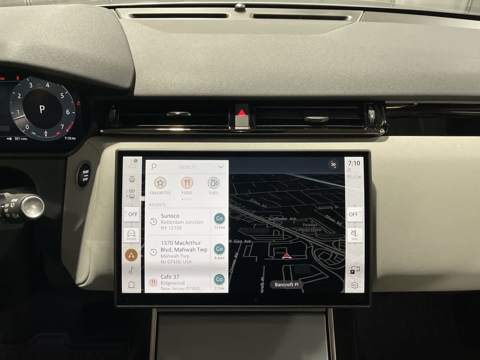 Thumbnail: 2025 Land Rover Range Rover Velar - 28