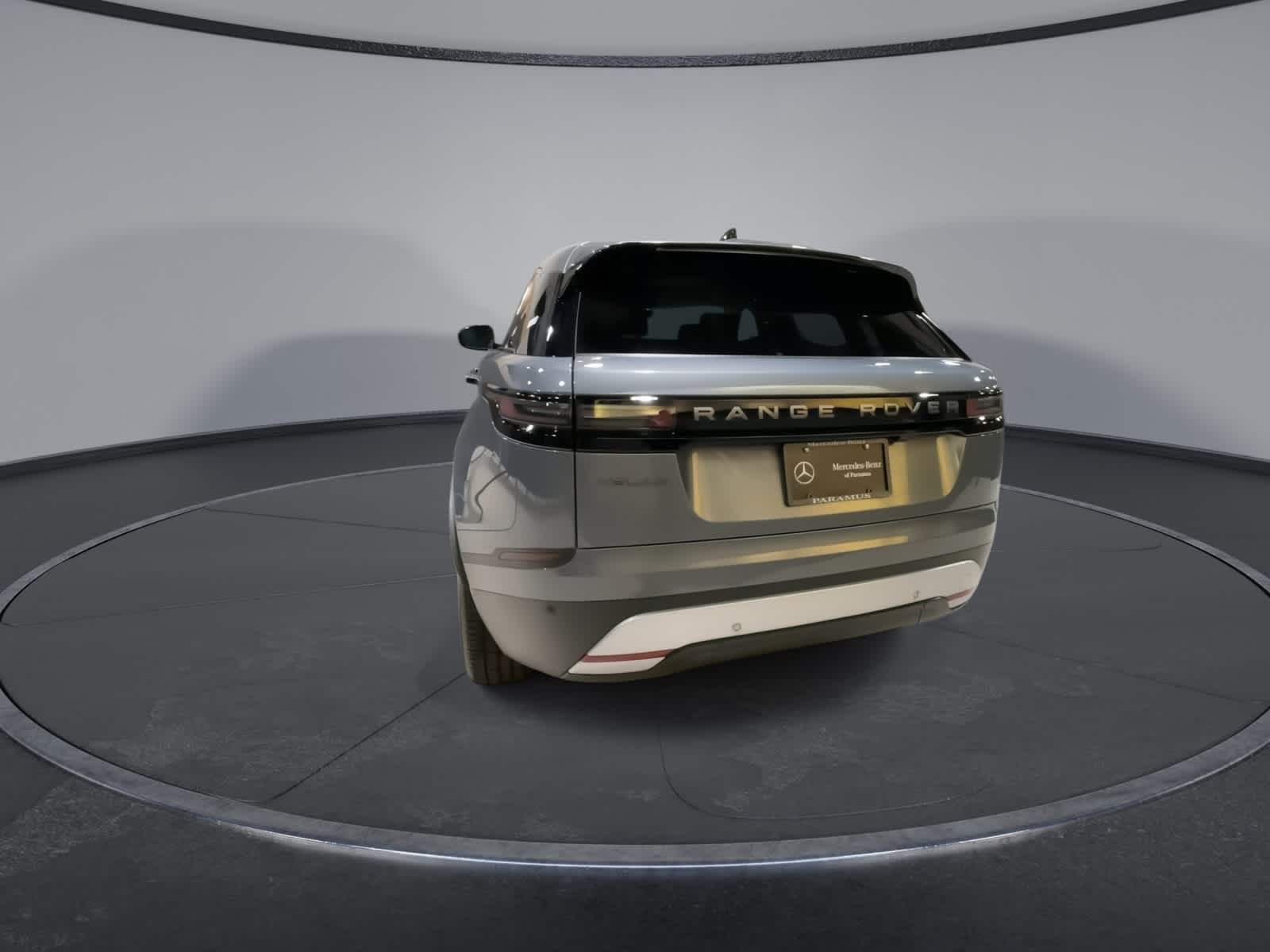 Thumbnail: 2025 Land Rover Range Rover Velar - 9