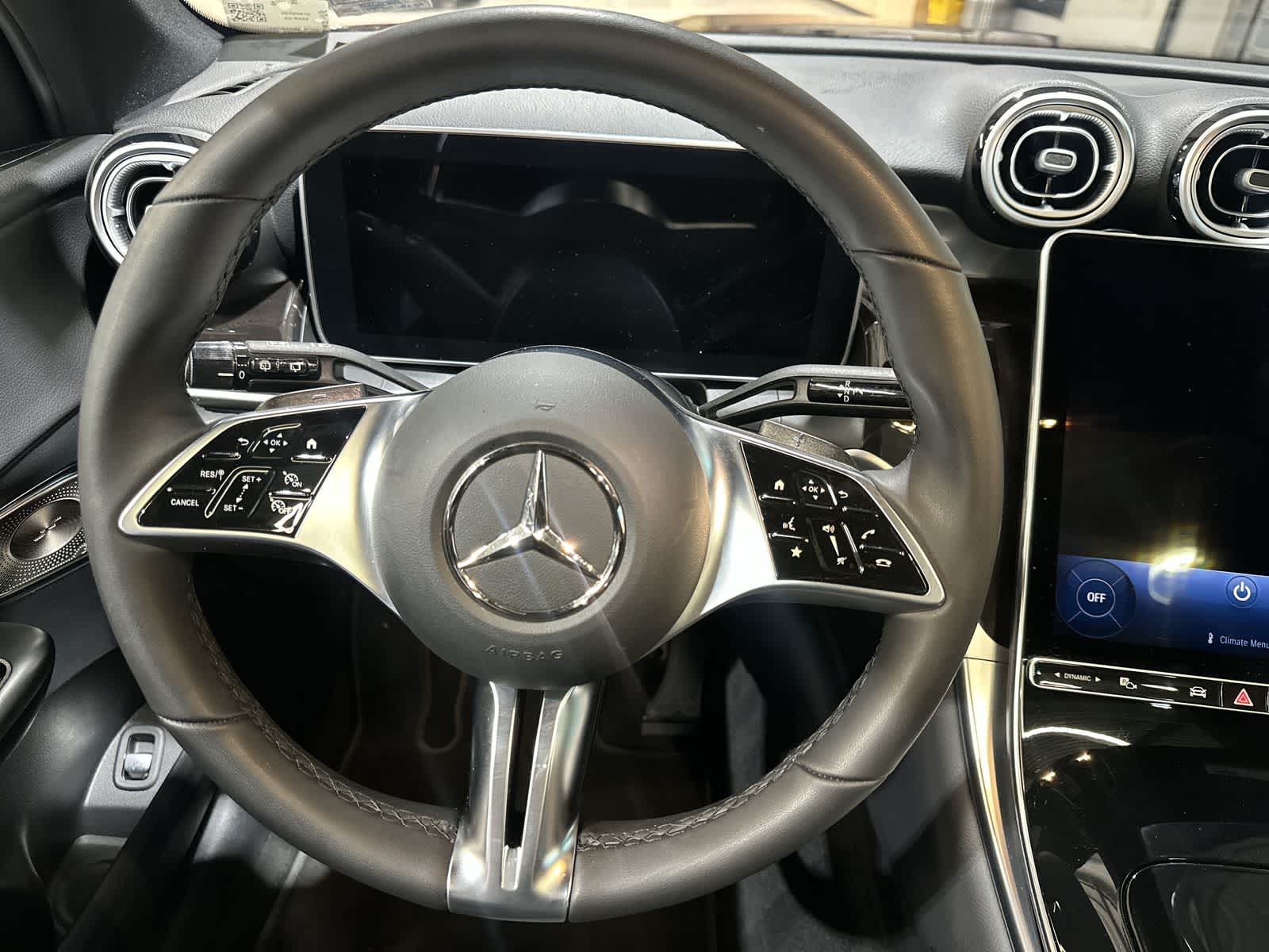 Thumbnail: 2025 Mercedes-Benz GLC - 27