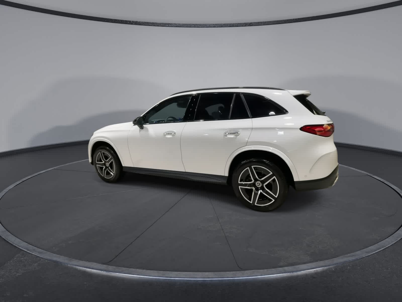 Thumbnail: 2025 Mercedes-Benz GLC - 8