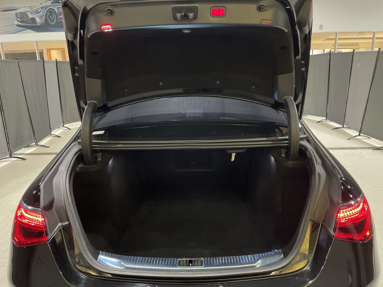 Thumbnail: 2022 Mercedes-Benz S-Class - 31