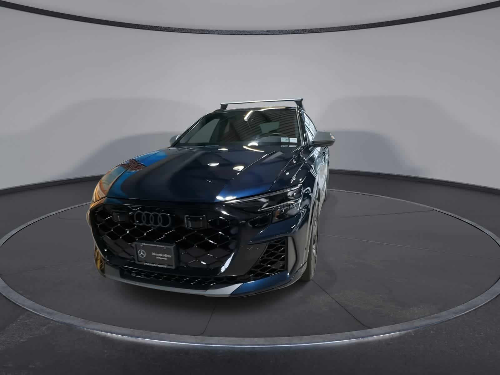 Thumbnail: 2025 Audi RS Q8 - 4