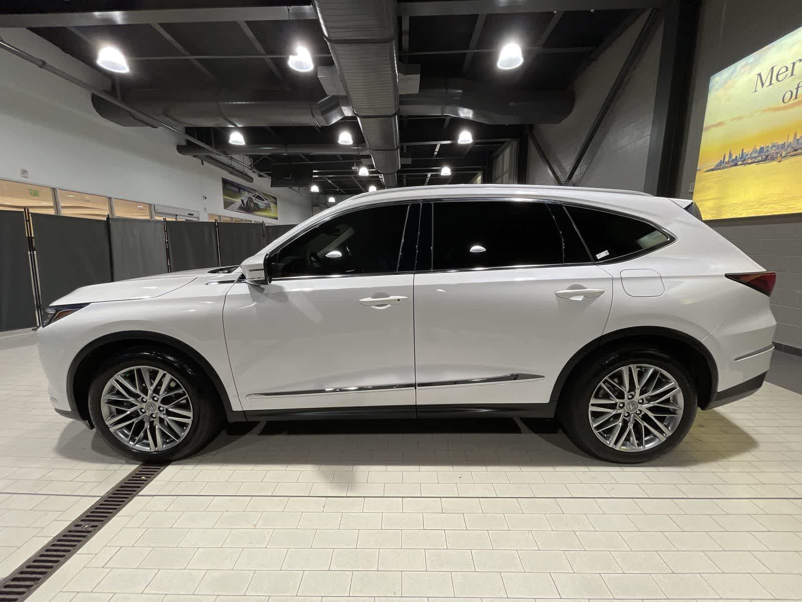 Thumbnail: 2023 Acura MDX - 15