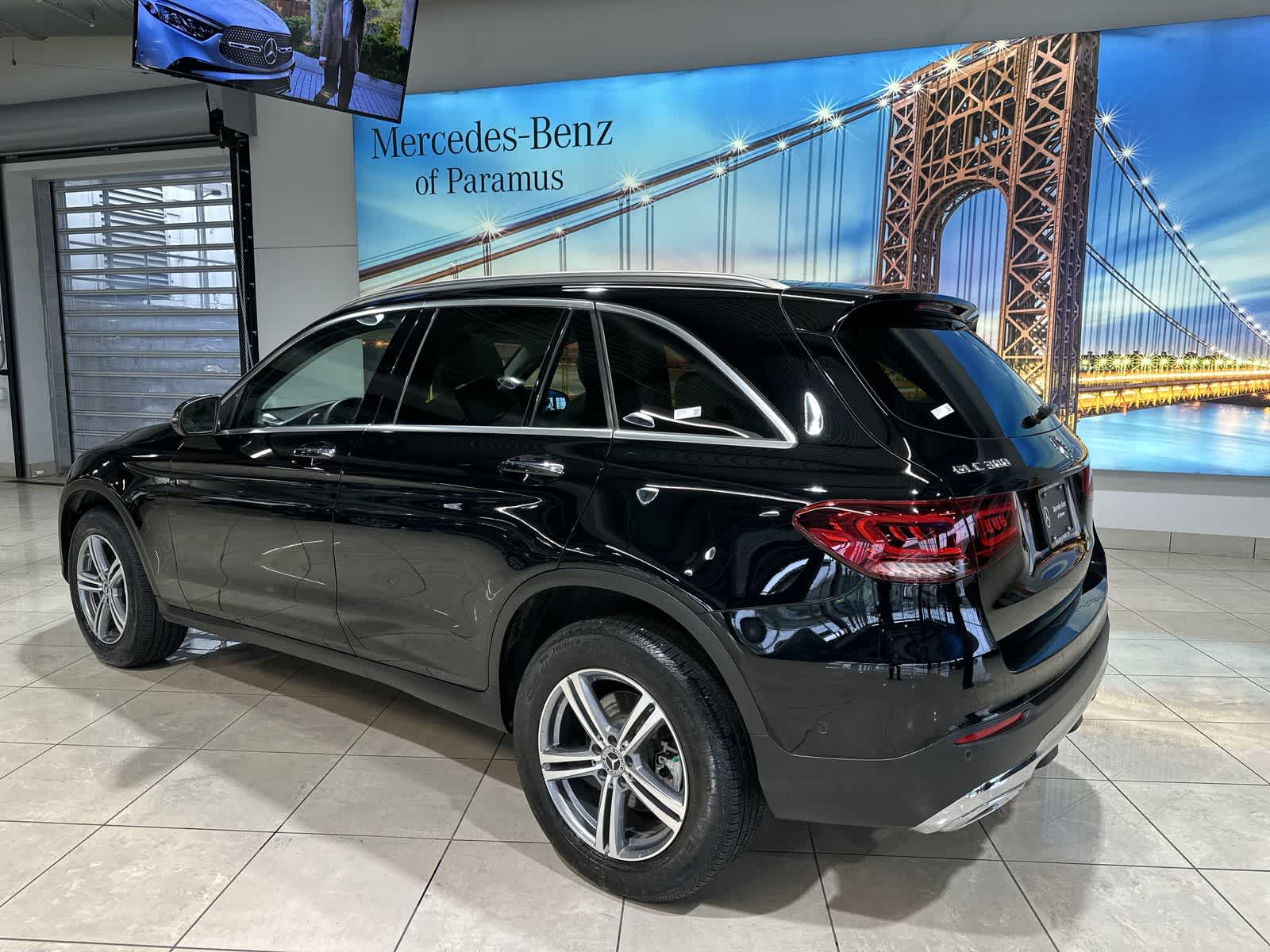 Thumbnail: 2022 Mercedes-Benz GLC - 16