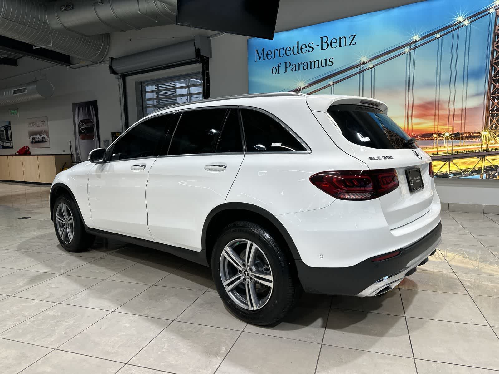 Thumbnail: 2022 Mercedes-Benz GLC - 16