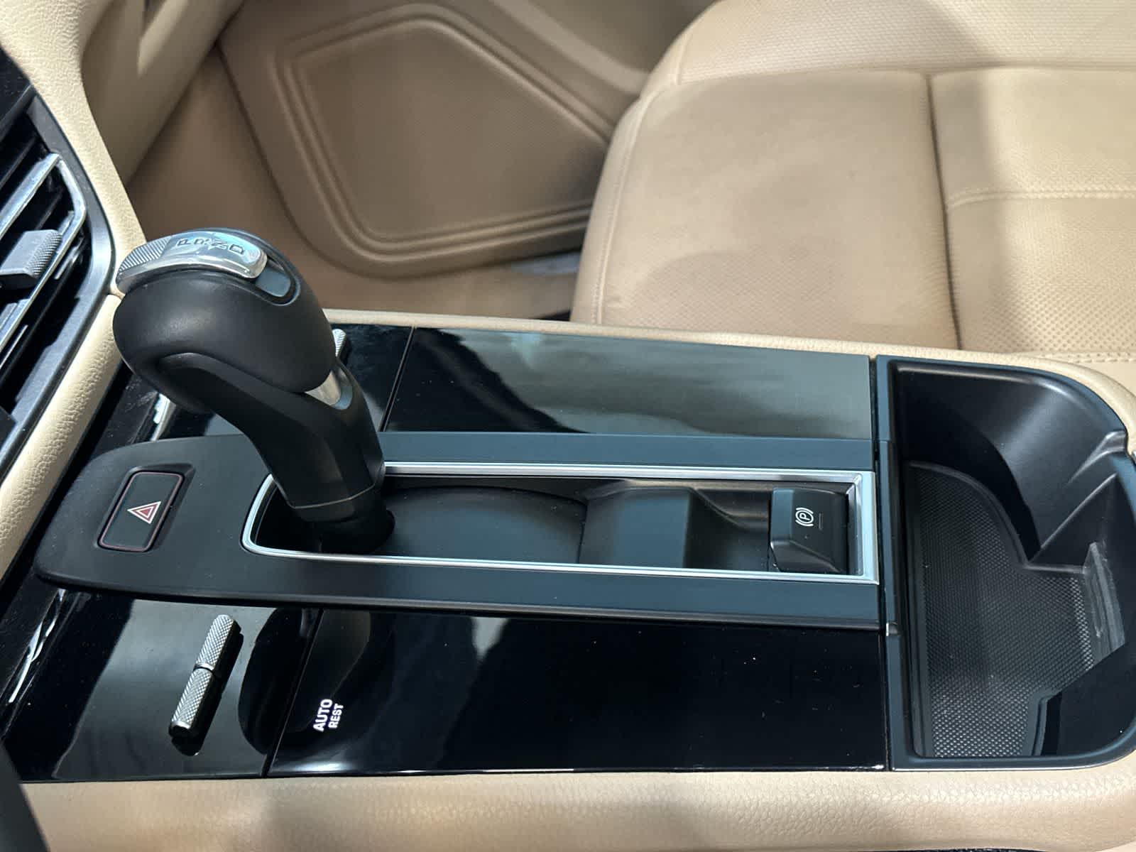 Thumbnail: 2023 Porsche Macan - 29