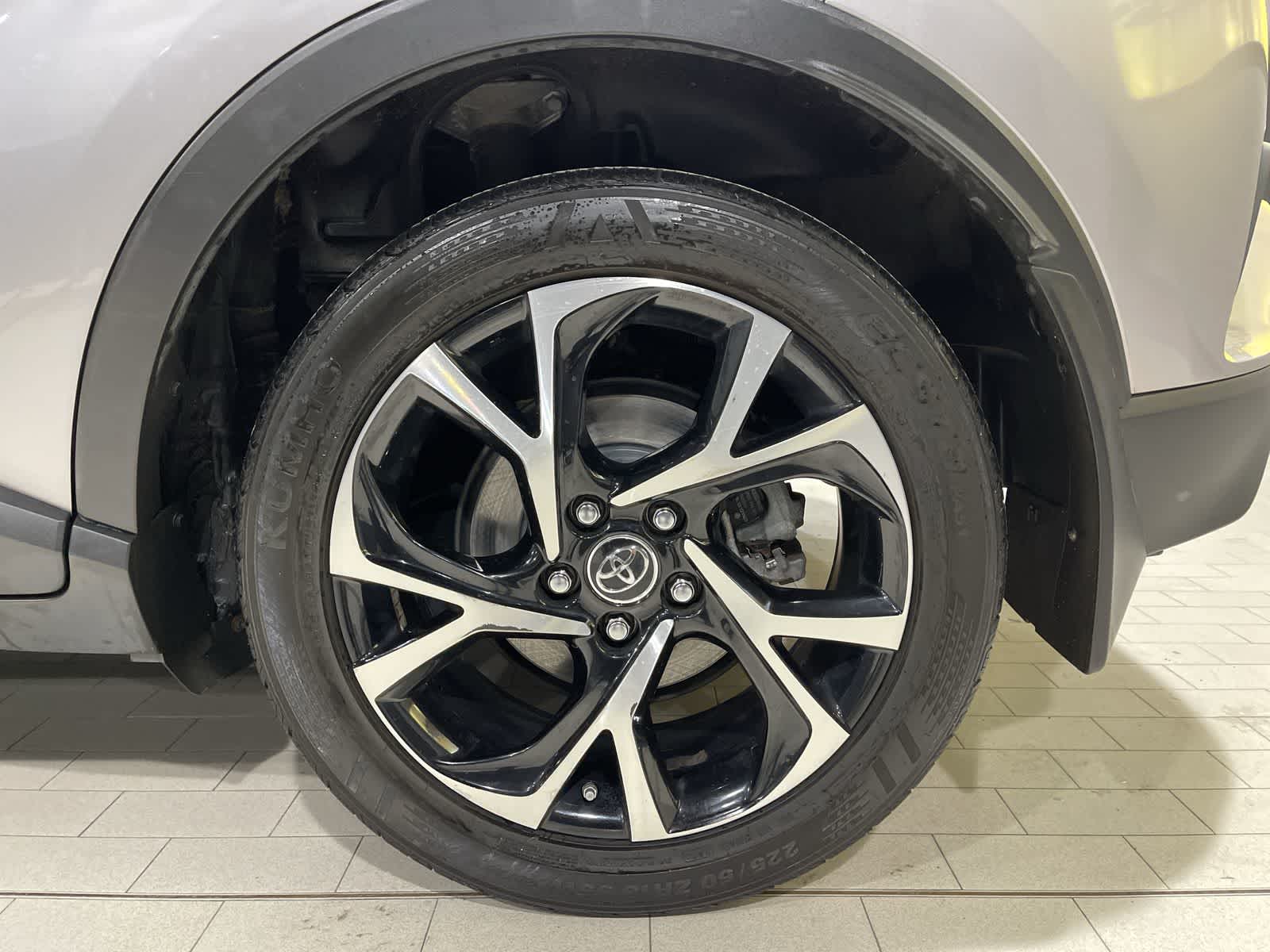 Thumbnail: 2019 Toyota C-HR - 20