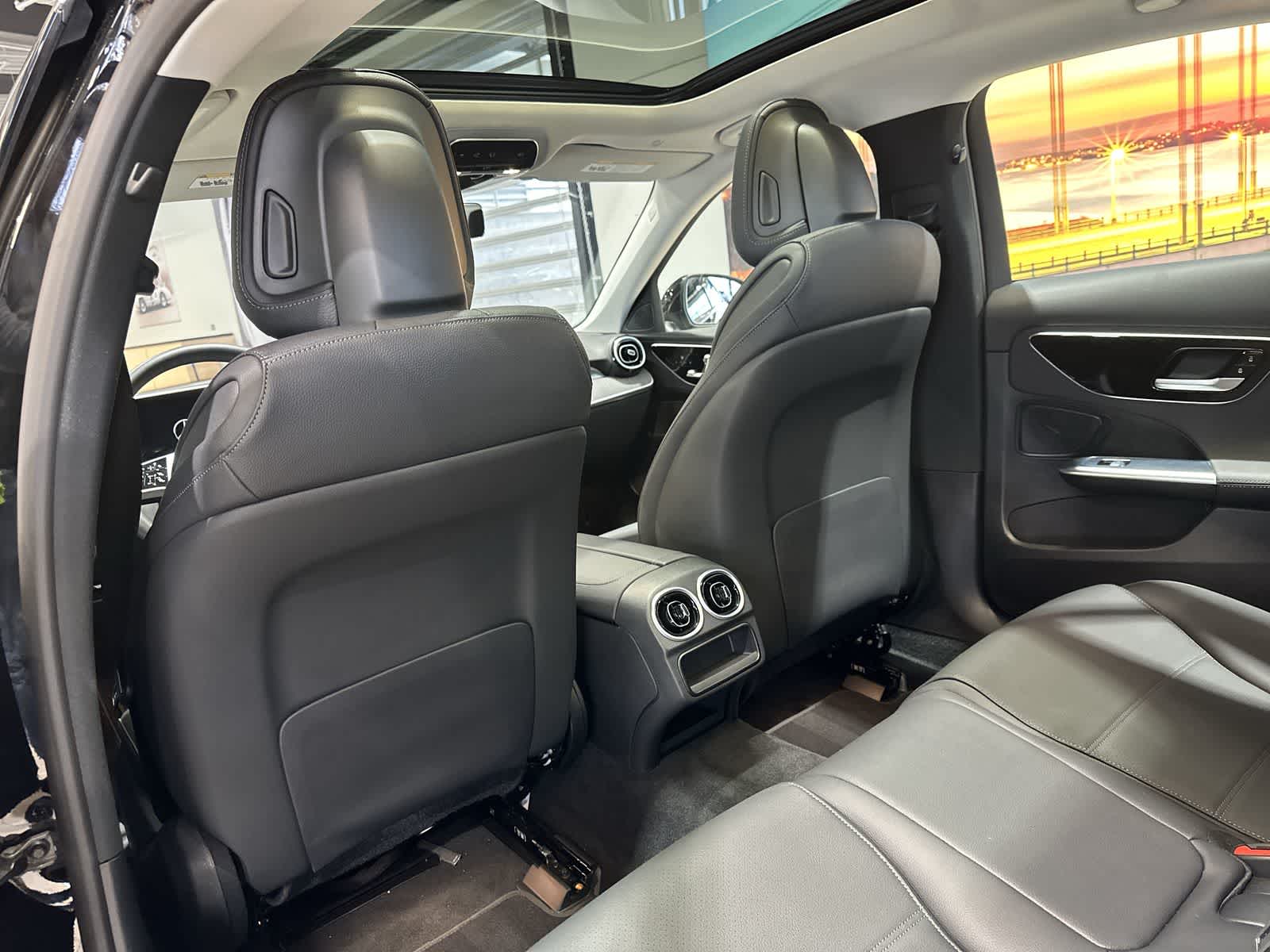 Thumbnail: 2025 Mercedes-Benz C-Class - 24