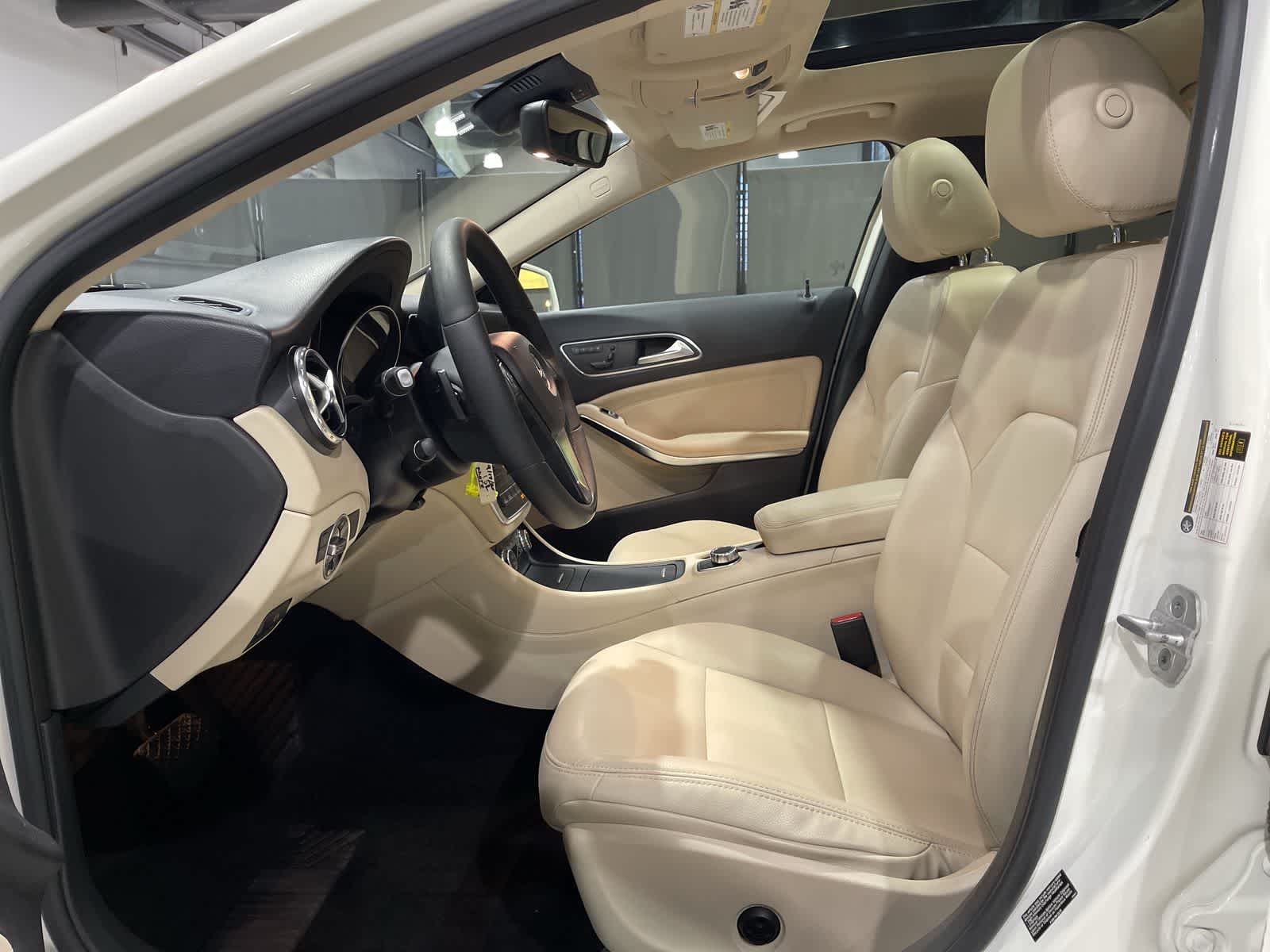 Thumbnail: 2015 Mercedes-Benz GLA - 14