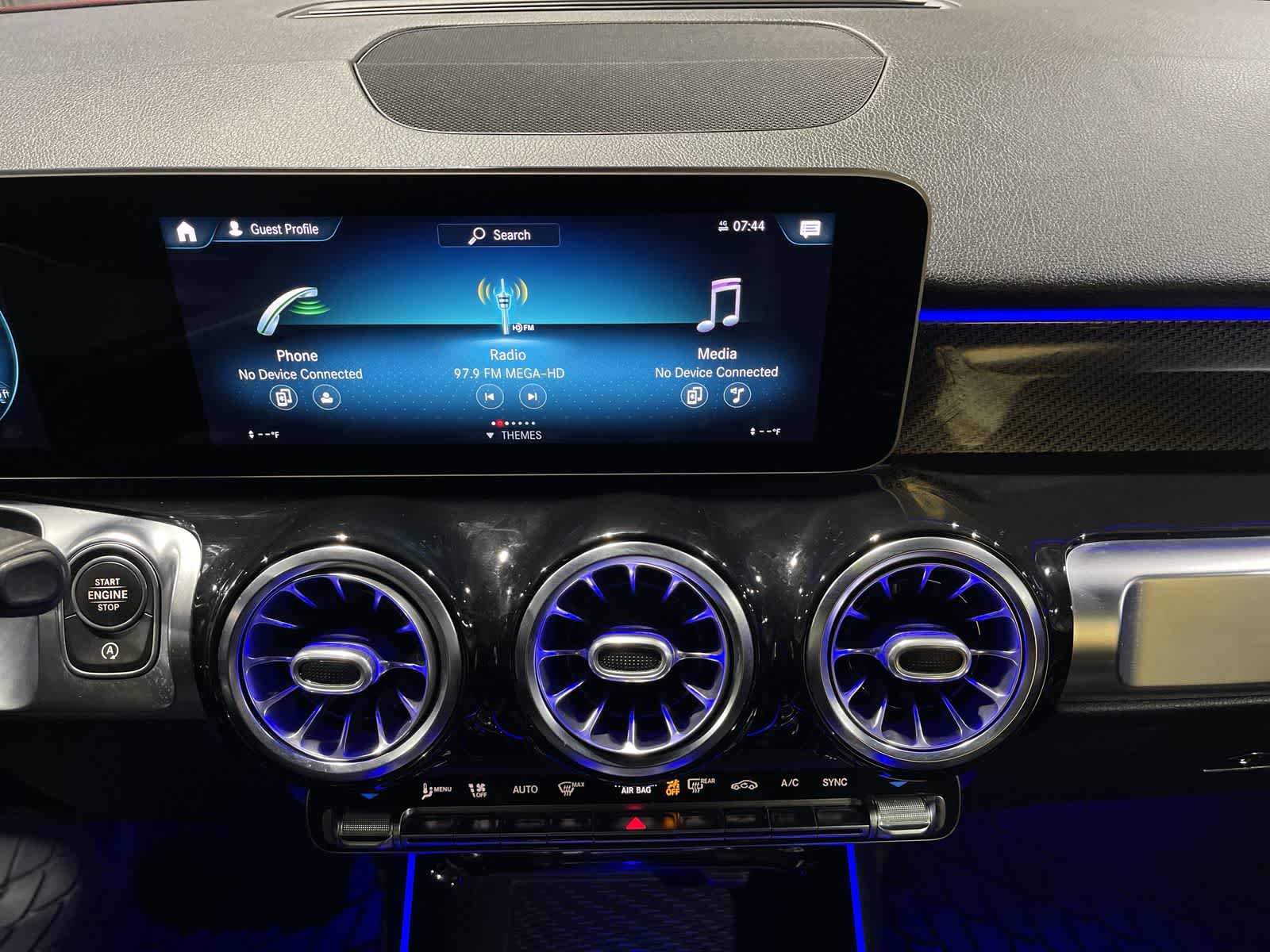 Thumbnail: 2021 Mercedes-Benz GLB - 28