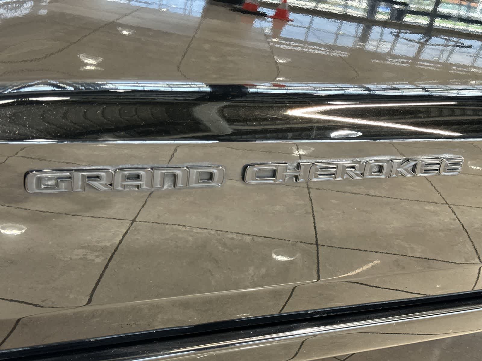 Thumbnail: 2020 Jeep Grand Cherokee - 19