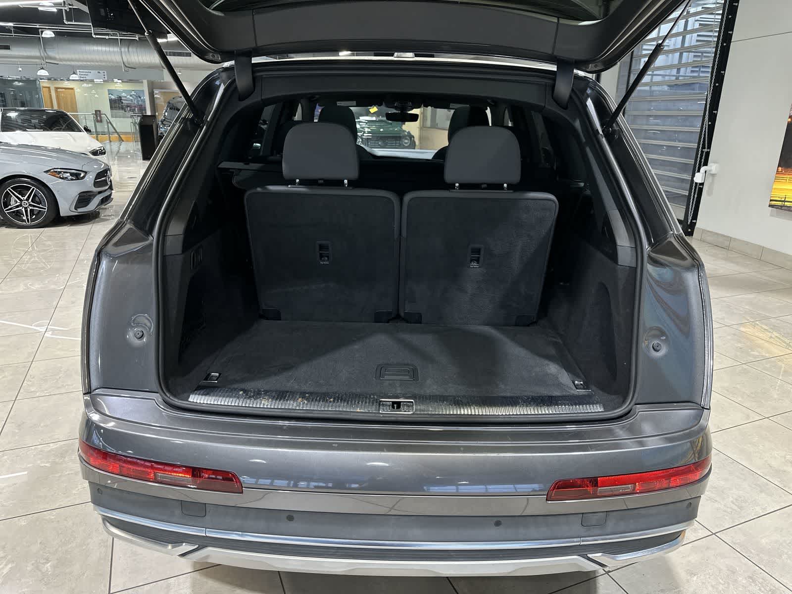 Thumbnail: 2020 Audi Q7 - 31