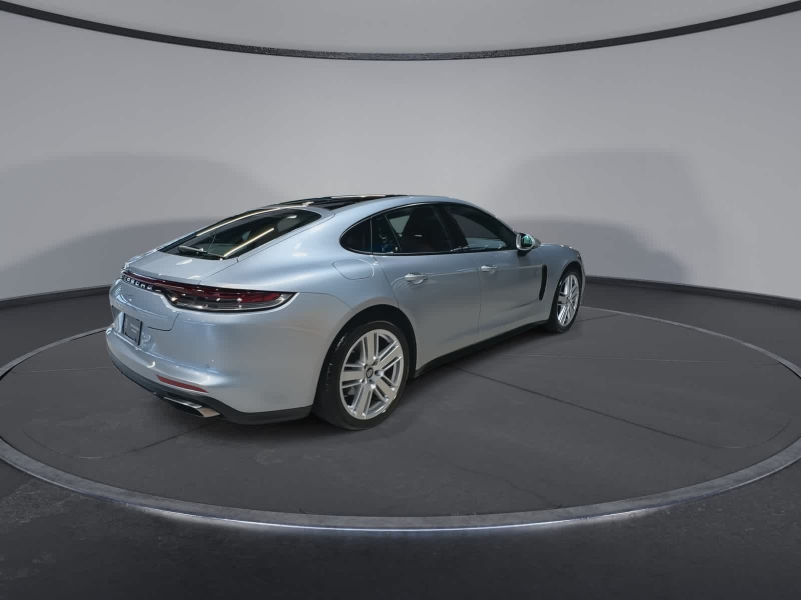 Thumbnail: 2023 Porsche Panamera - 11