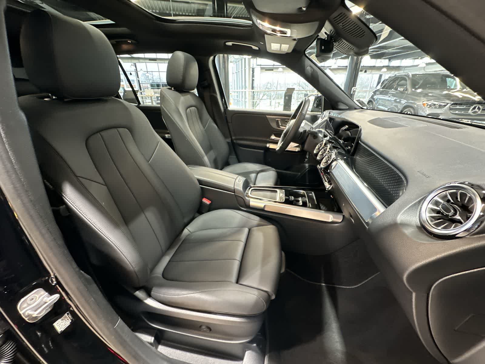 Thumbnail: 2025 Mercedes-Benz GLB - 26